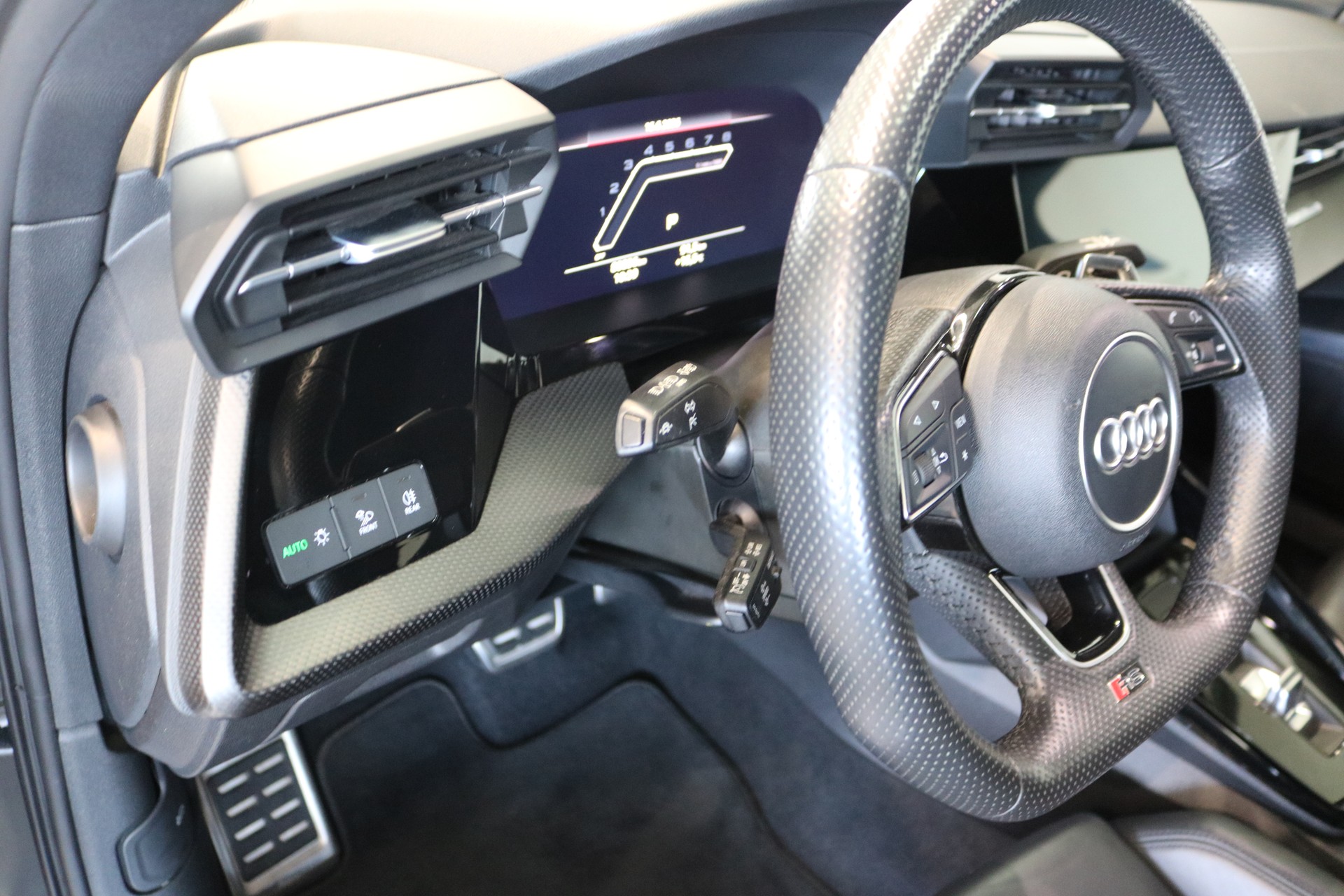 AUDI RS3 Sportback 2.5 TSI quattro S-tronic-image-45