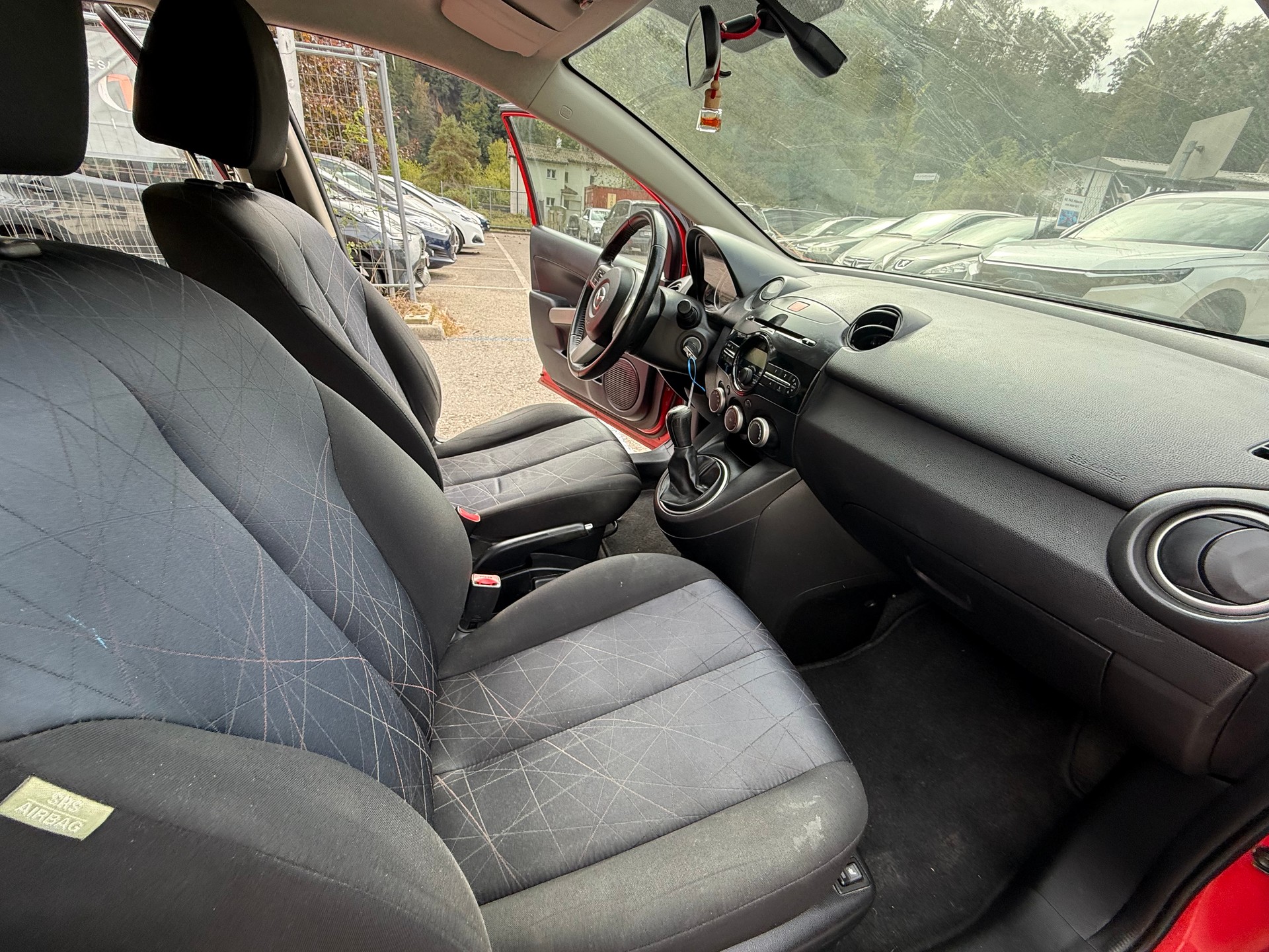 MAZDA 2 1.3i 16V Exclusive-image-12