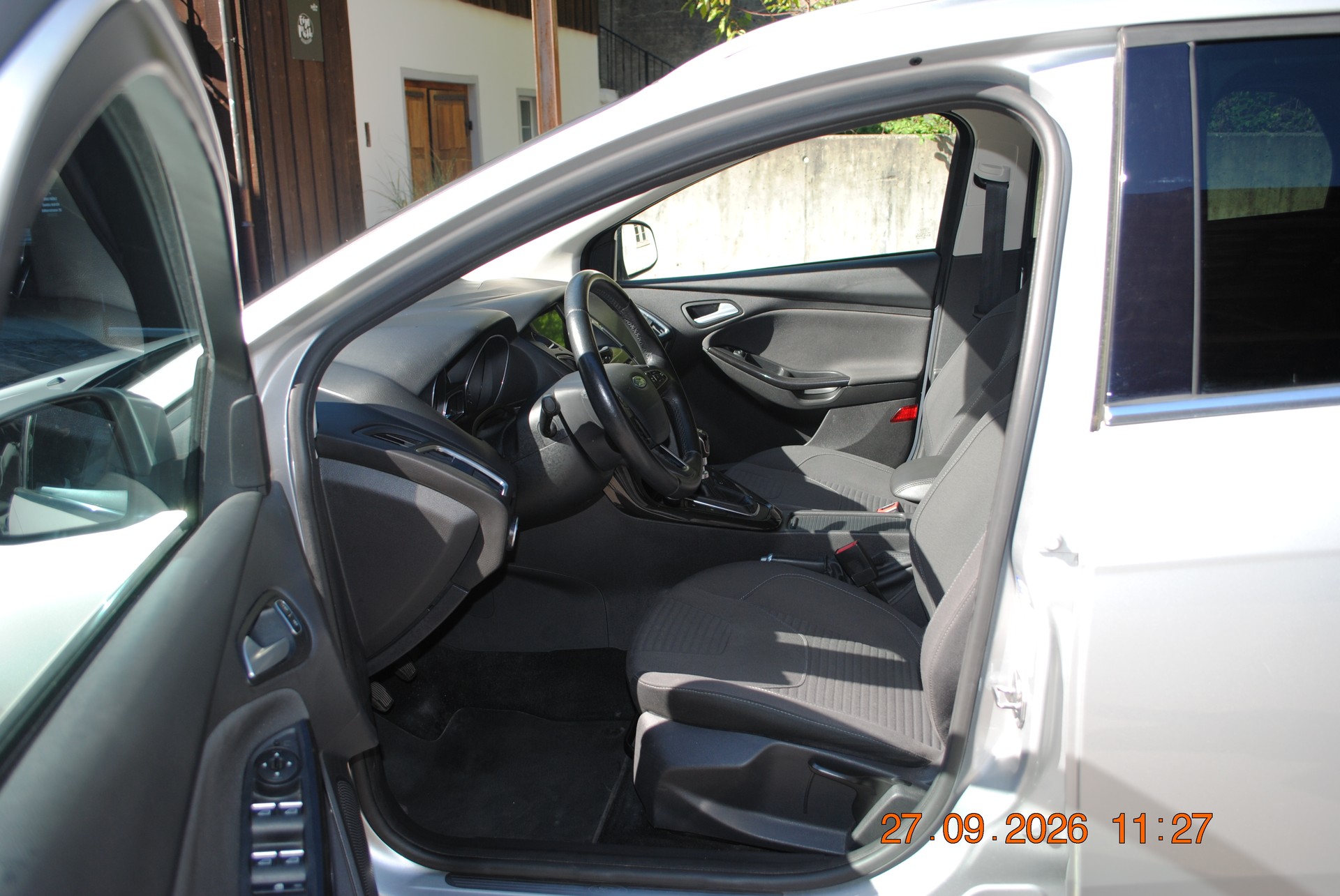 FORD Focus 1.0 SCTi Titanium-image-11