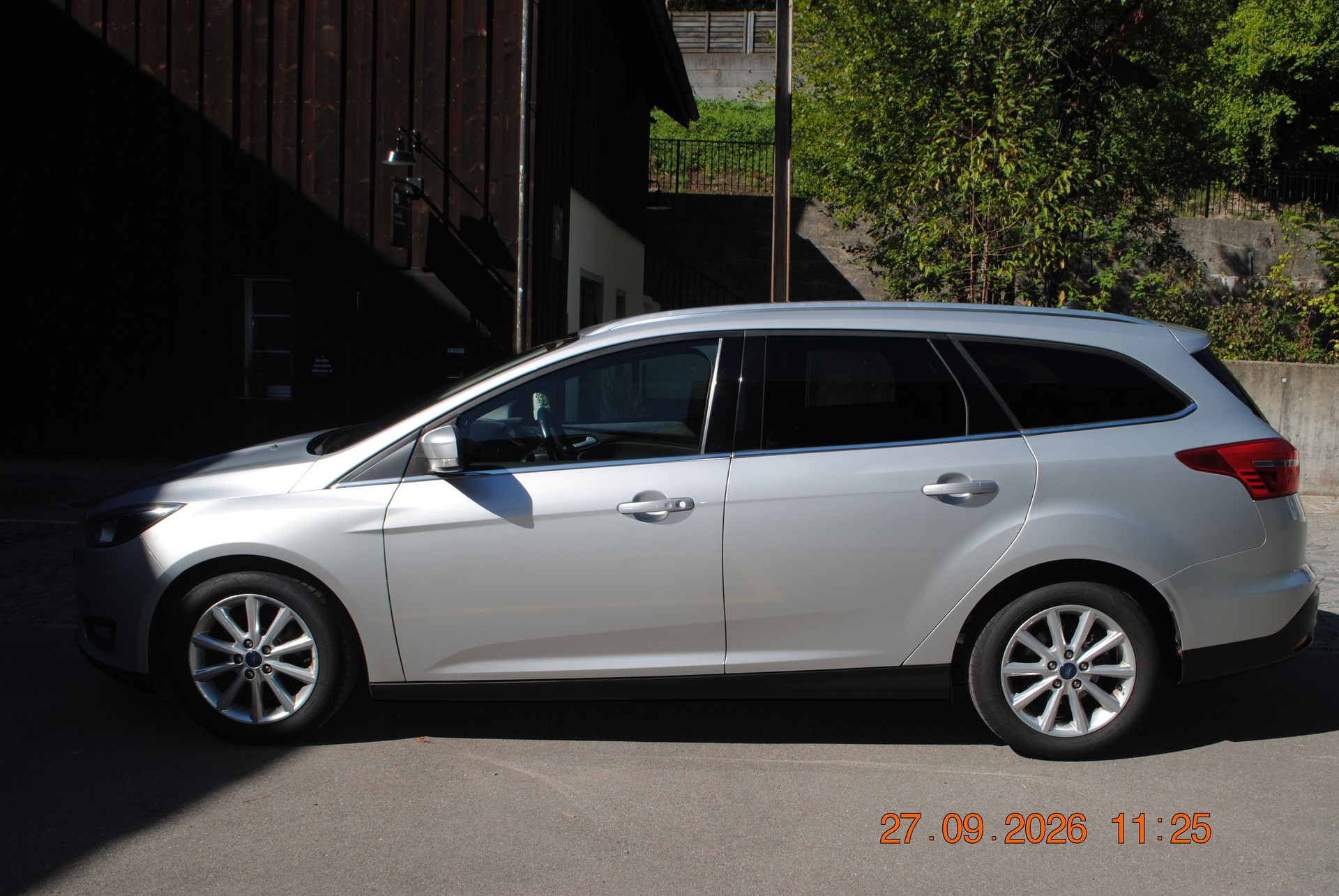 FORD Focus 1.0 SCTi Titanium-image-8