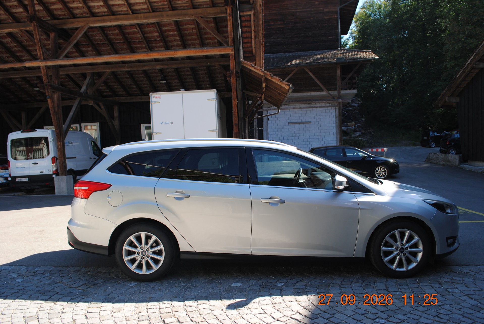 FORD Focus 1.0 SCTi Titanium-image-2