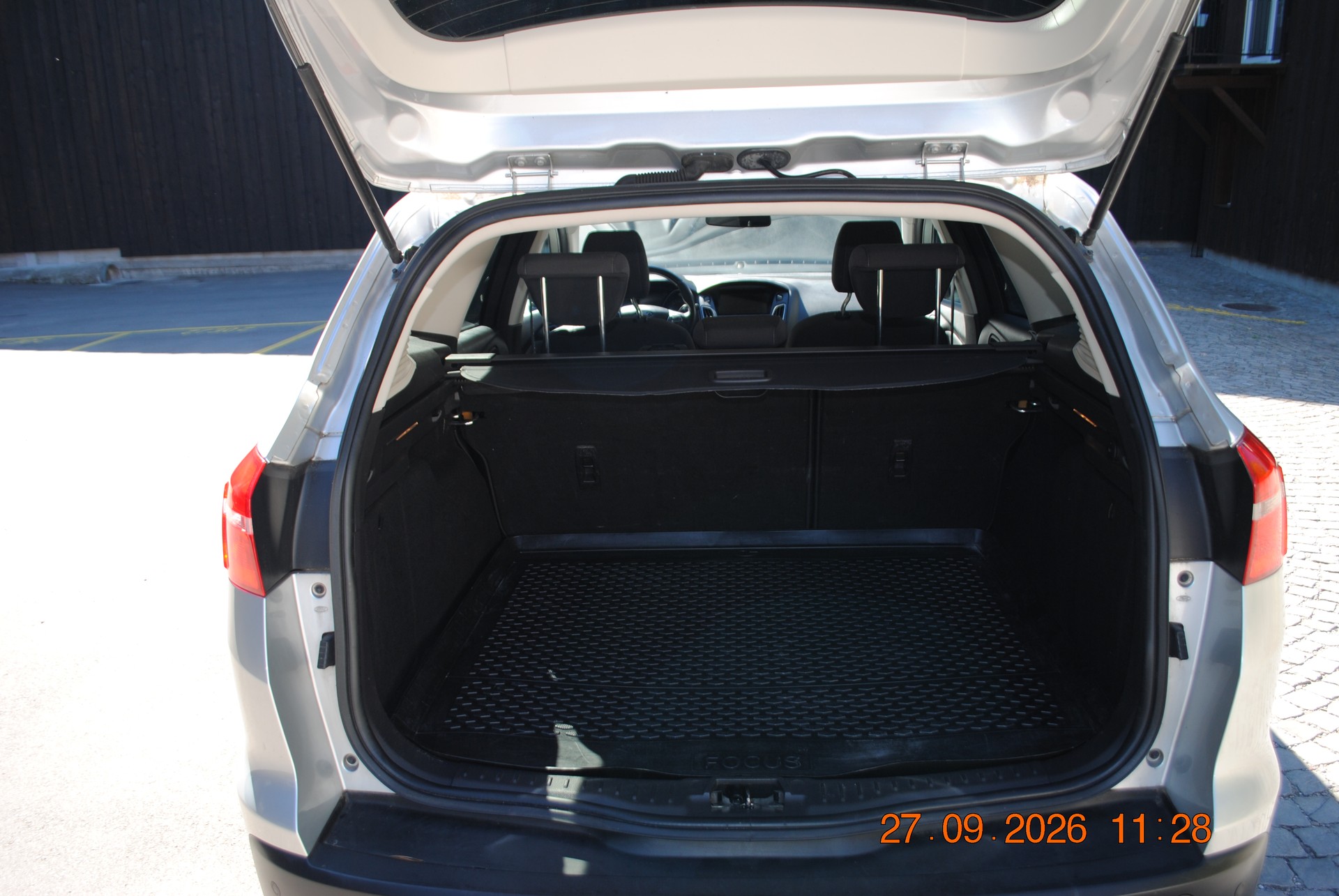 FORD Focus 1.0 SCTi Titanium-image-6