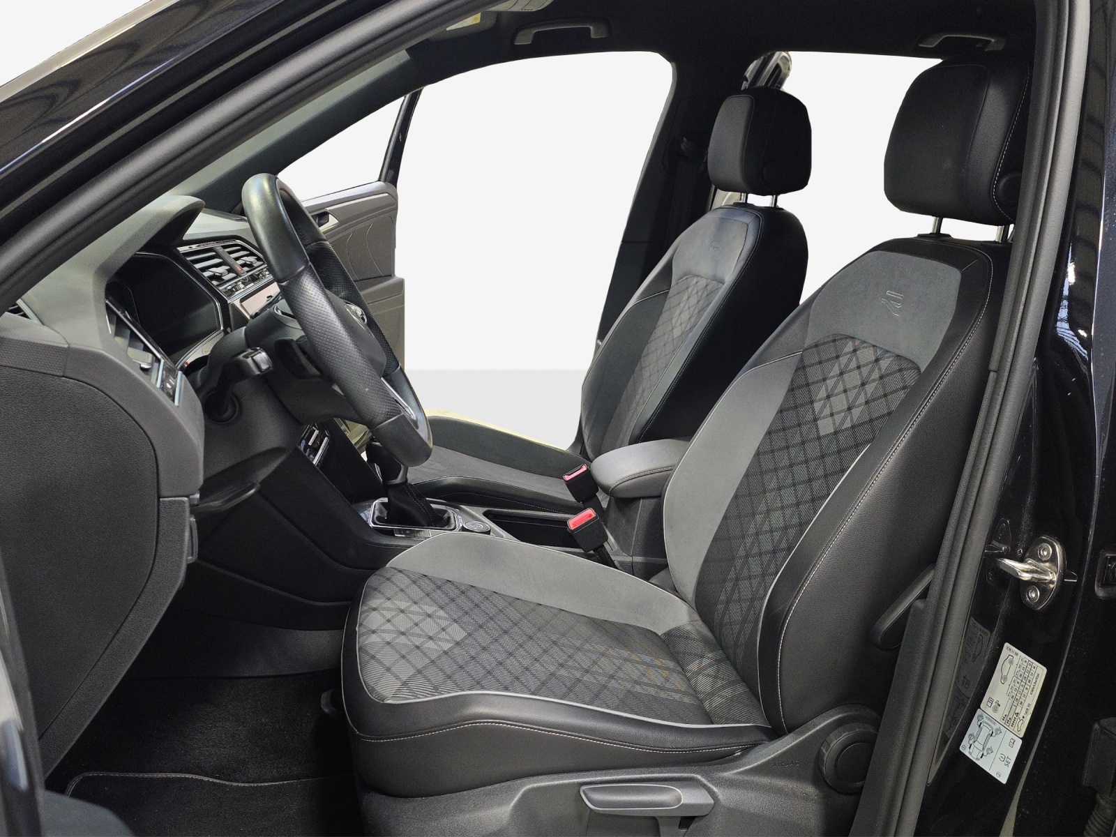 VW Tiguan 2.0TSI R-Line 4Motion DSG-image-7