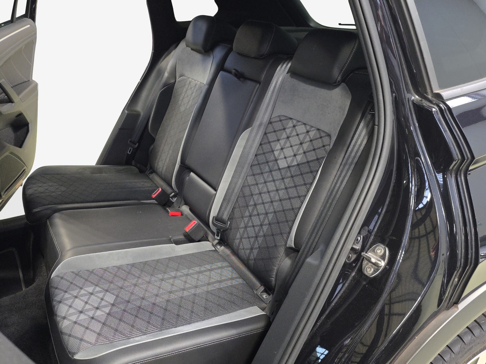 VW Tiguan 2.0TSI R-Line 4Motion DSG-image-11