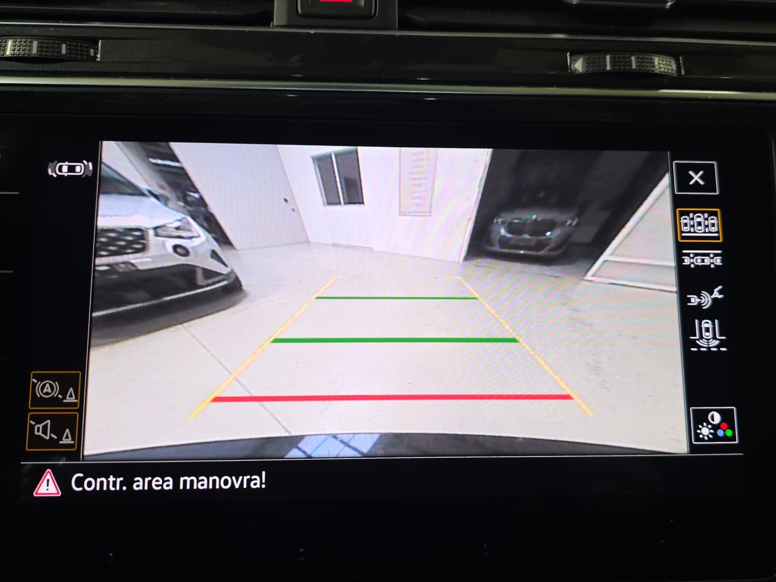 VW Tiguan 2.0TSI R-Line 4Motion DSG-image-15
