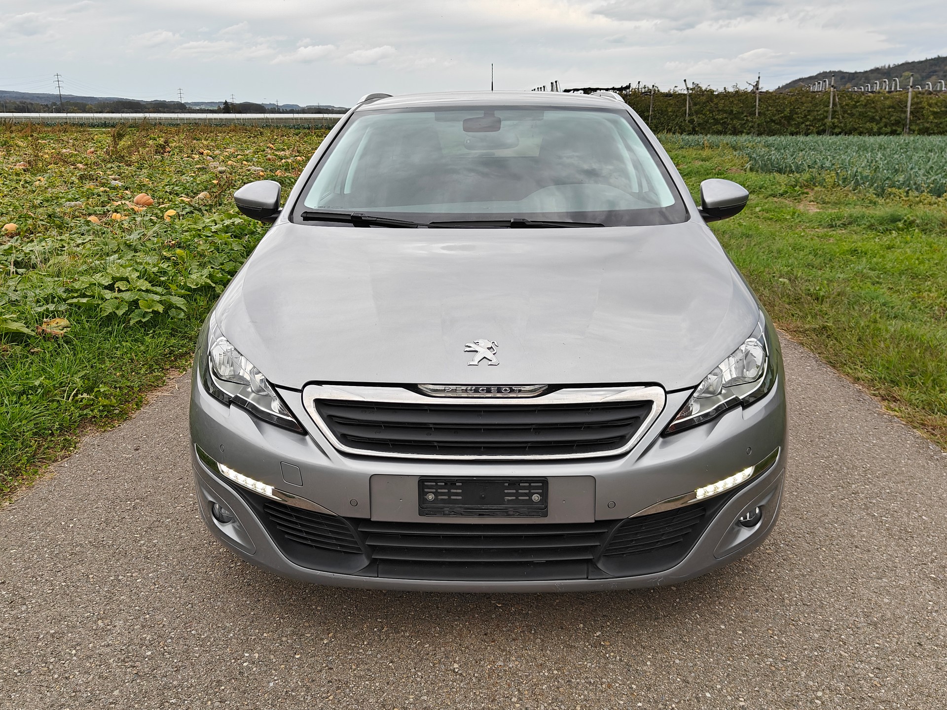 PEUGEOT 308 SW 1.2 THP Style Automatic-image-4