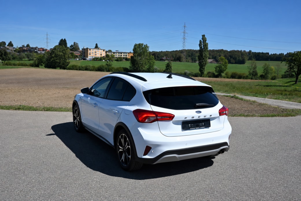 FORD Focus 1.5 SCTi Active X Automatic-image-3