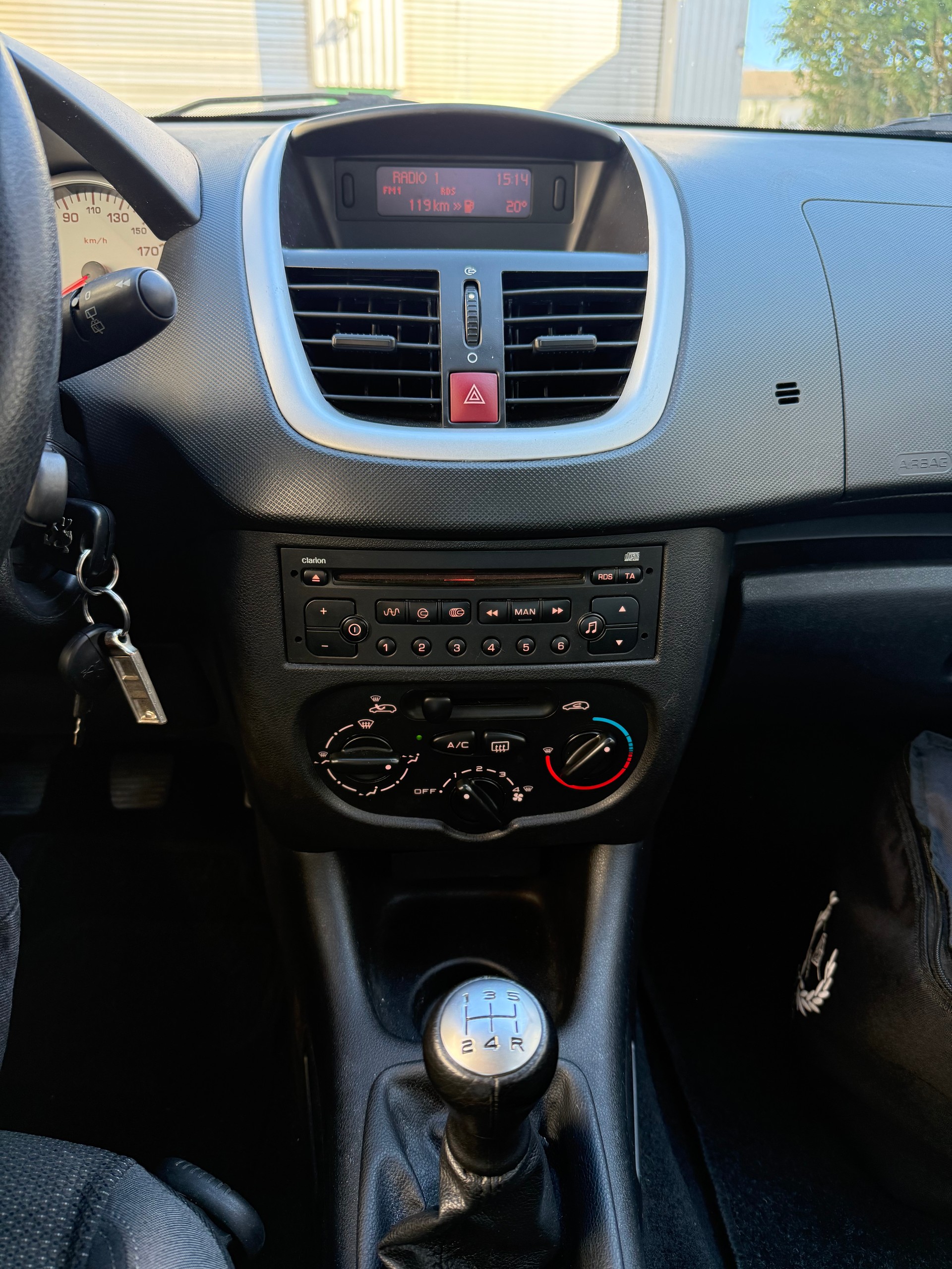 PEUGEOT 206+ 1.4 Trendy-image-11