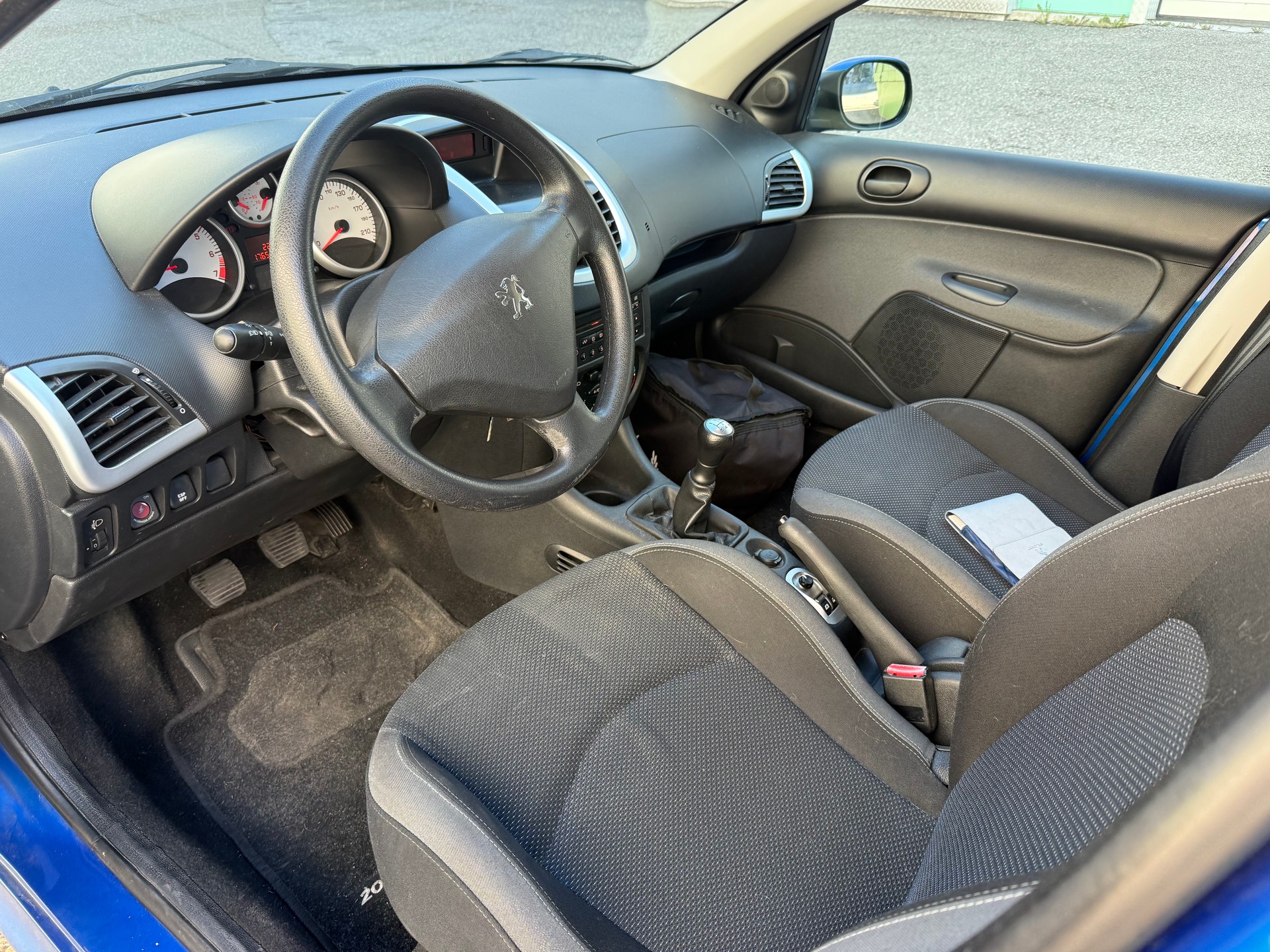 PEUGEOT 206+ 1.4 Trendy-image-6