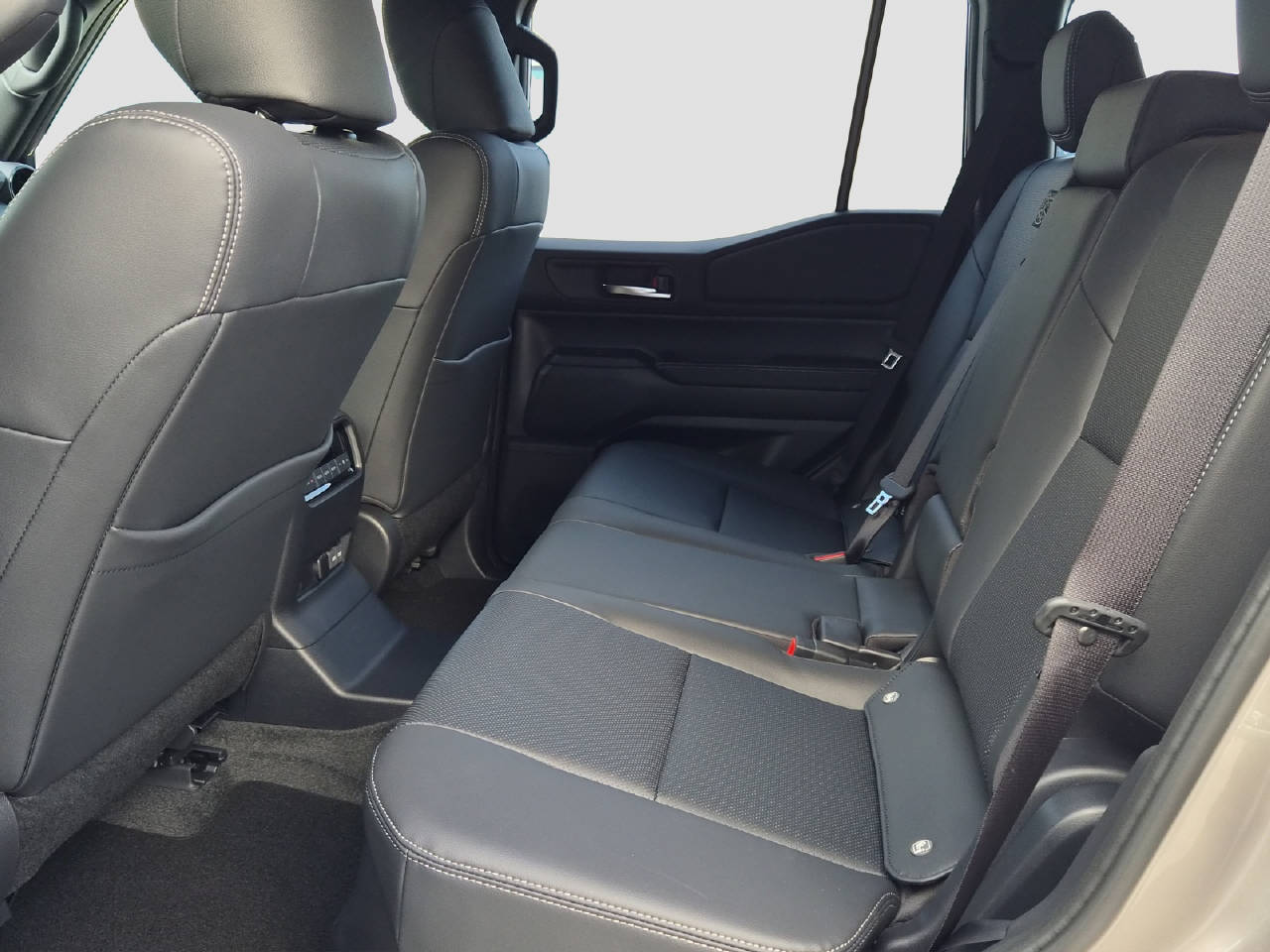TOYOTA Land Cruiser 2.8 D 48V 230 REBEL-image-13