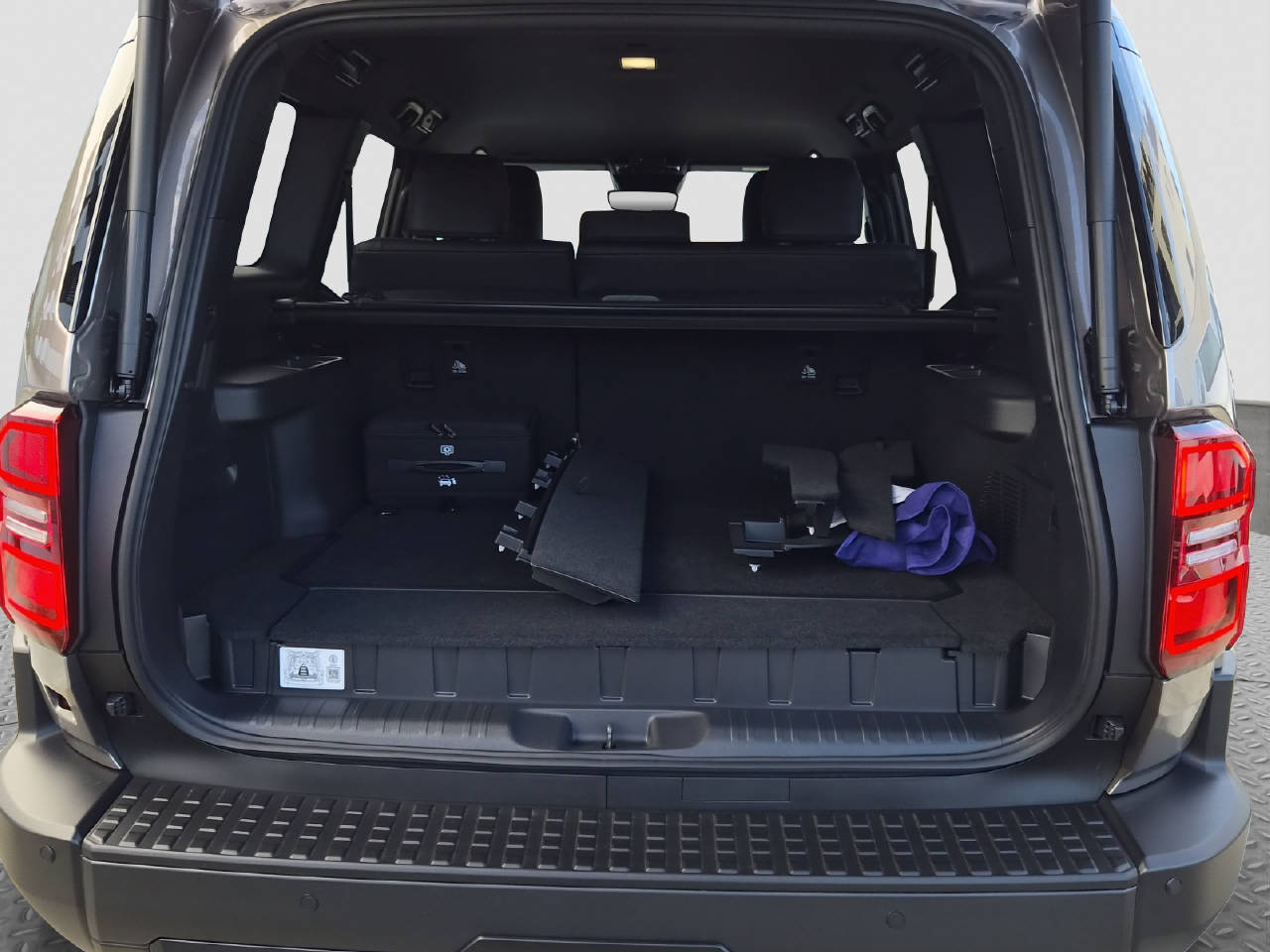 TOYOTA Land Cruiser 2.8 D 48V 230 REBEL-image-11