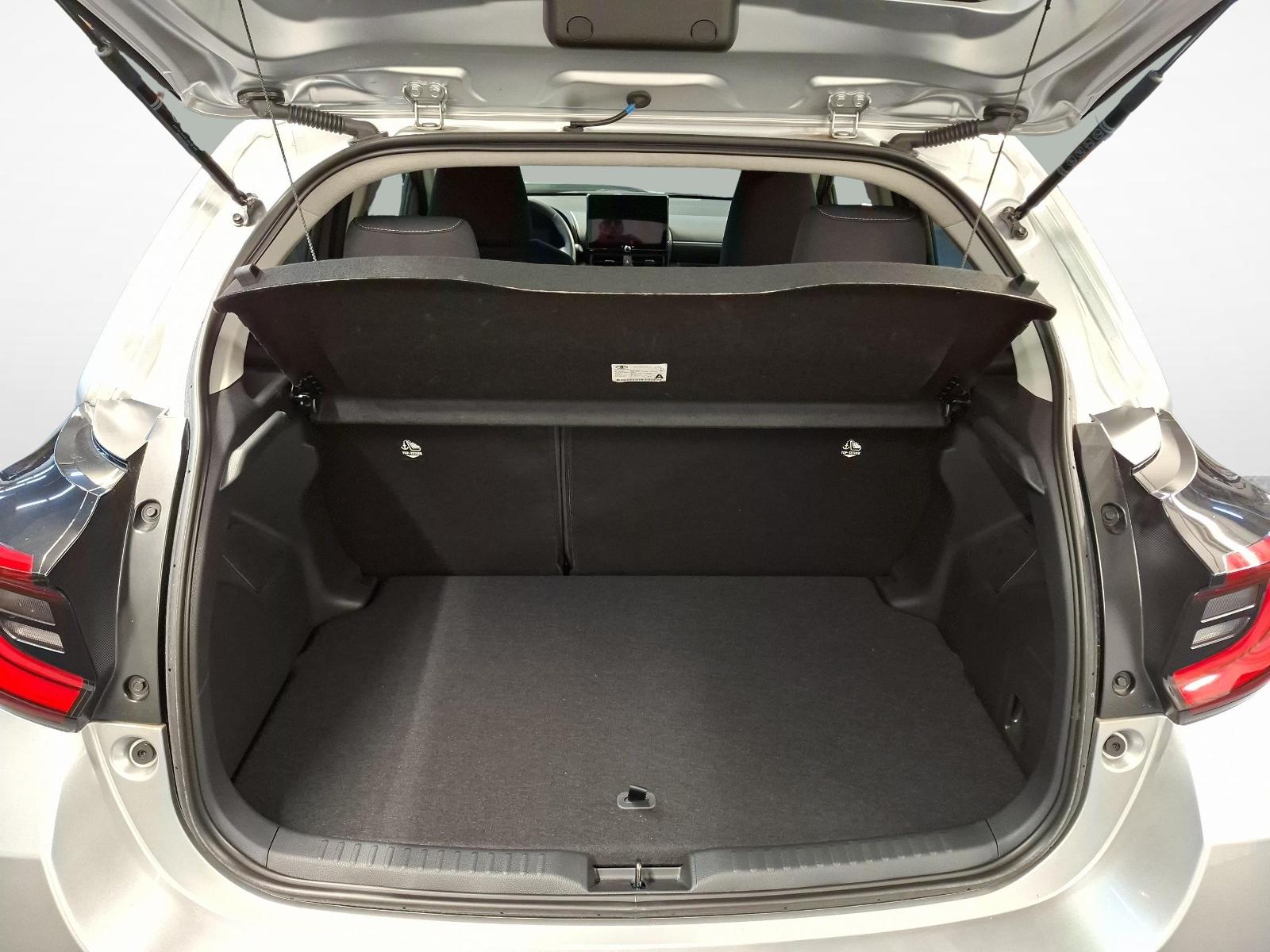 TOYOTA Yaris 1.5 VVT-i HSD Trend-image-11