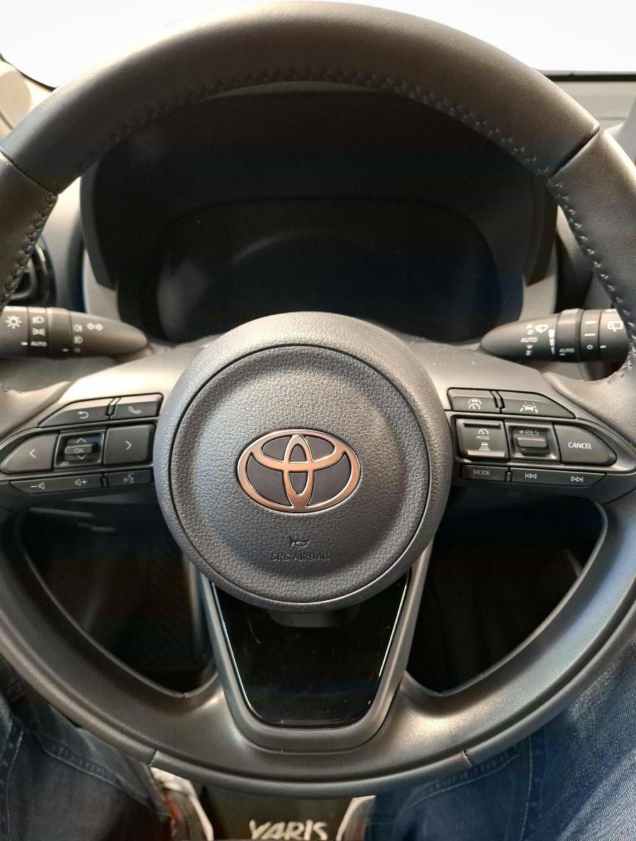 TOYOTA Yaris 1.5 VVT-i HSD Trend-image-15