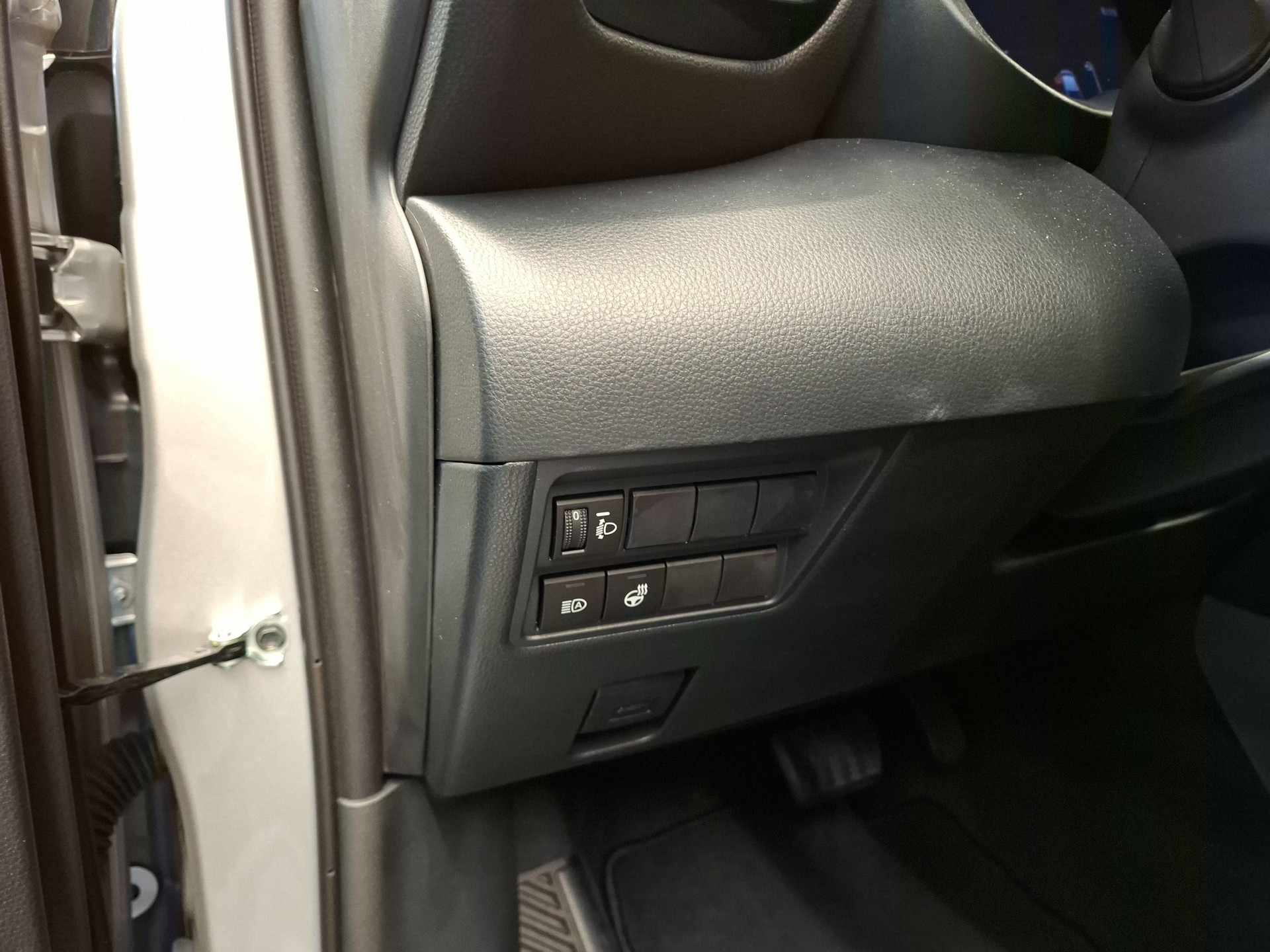 TOYOTA Yaris 1.5 VVT-i HSD Trend-image-16