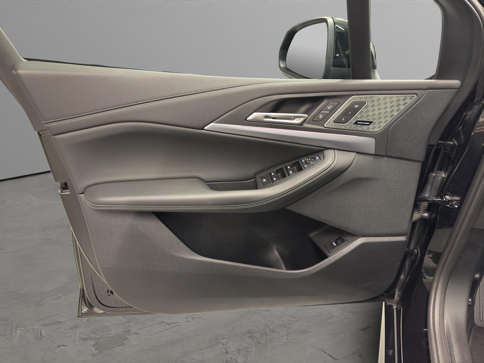 BMW 2er Active Tourer 220i-image-12