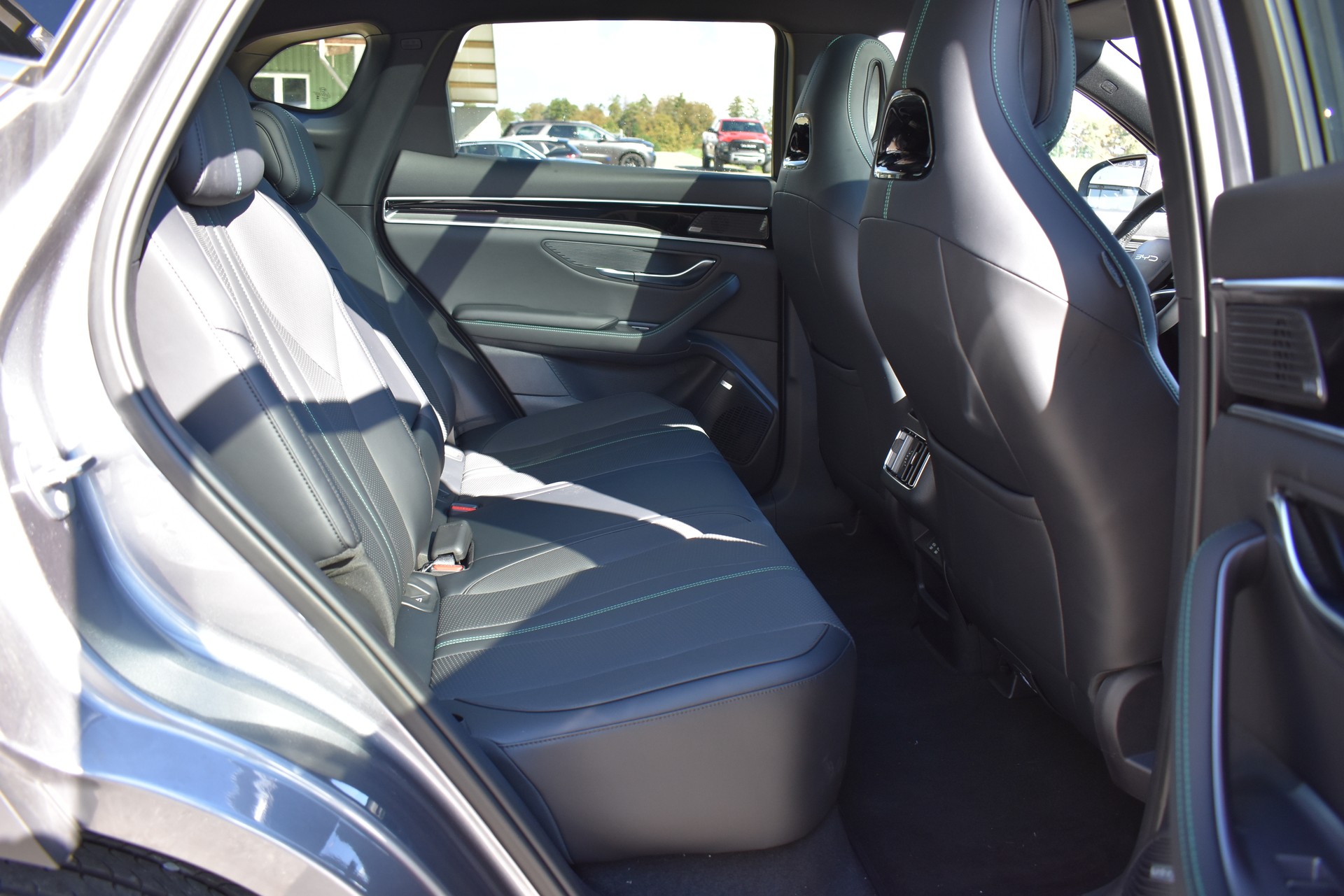 BYD Seal U DM-i Design AWD-image-11