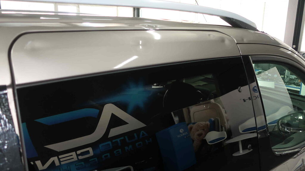 FORD Tourneo Courier 1.0 SCTi Trend-image-9