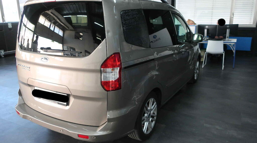 FORD Tourneo Courier 1.0 SCTi Trend-image-4