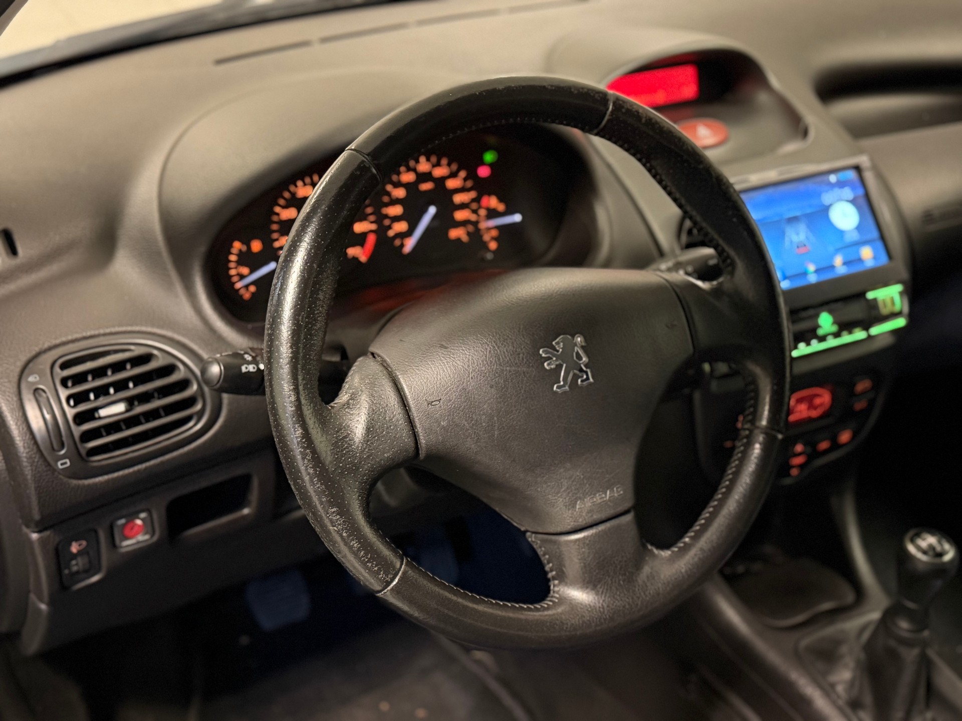 PEUGEOT 206 1.6 16V (XT) Premium-image-10