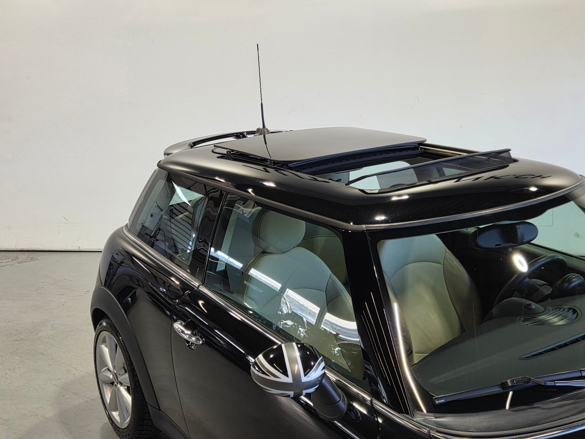 MINI Mini R56 1.6i Cooper S-image-2