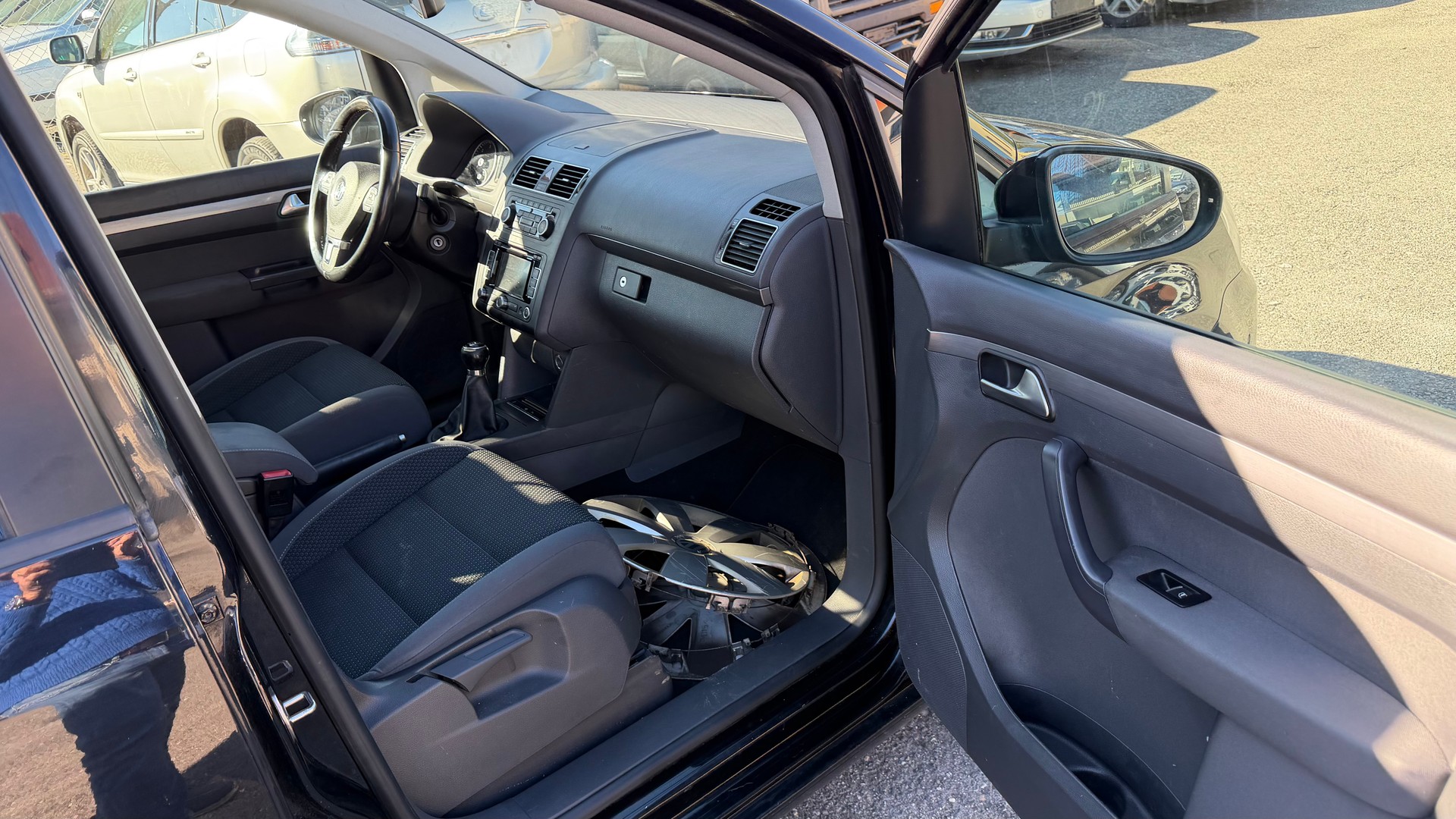 VW Touran 2.0 TDI Comfortline-image-4