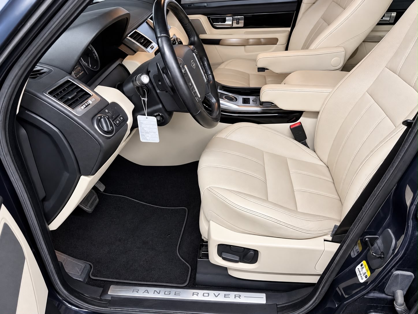 LAND ROVER Range Rover Sport 3.0 TDV6 HSE Automatic-image-11