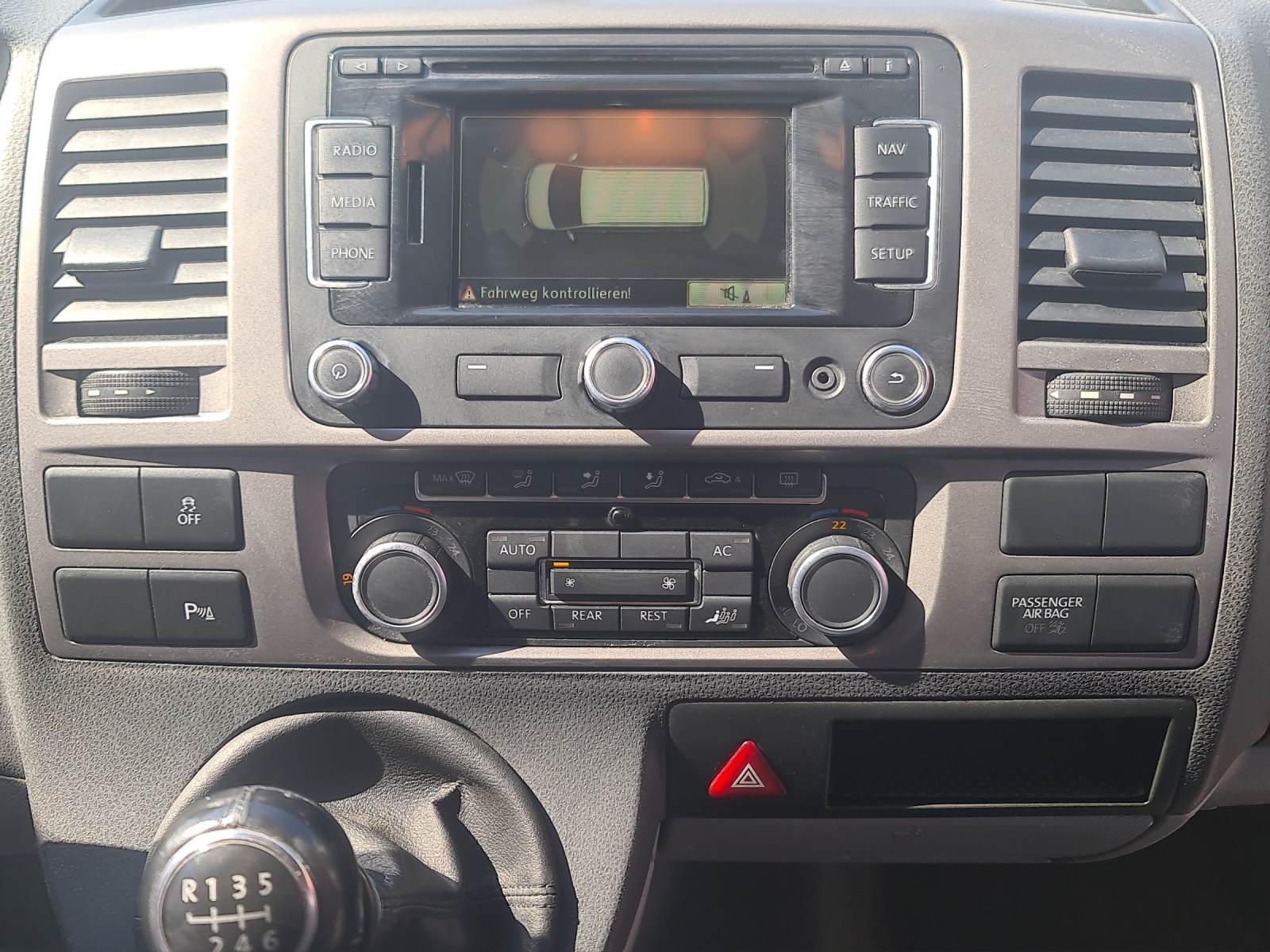 VW T5 California 2.0 TDI Beach 4Motion-image-14