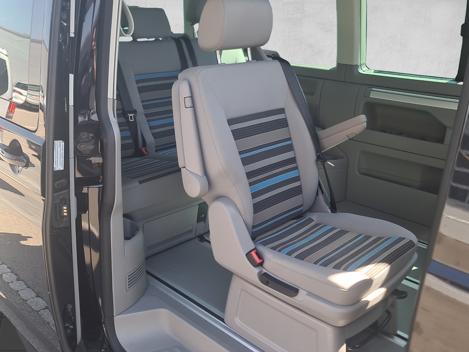 VW T5 California 2.0 TDI Beach 4Motion-image-10