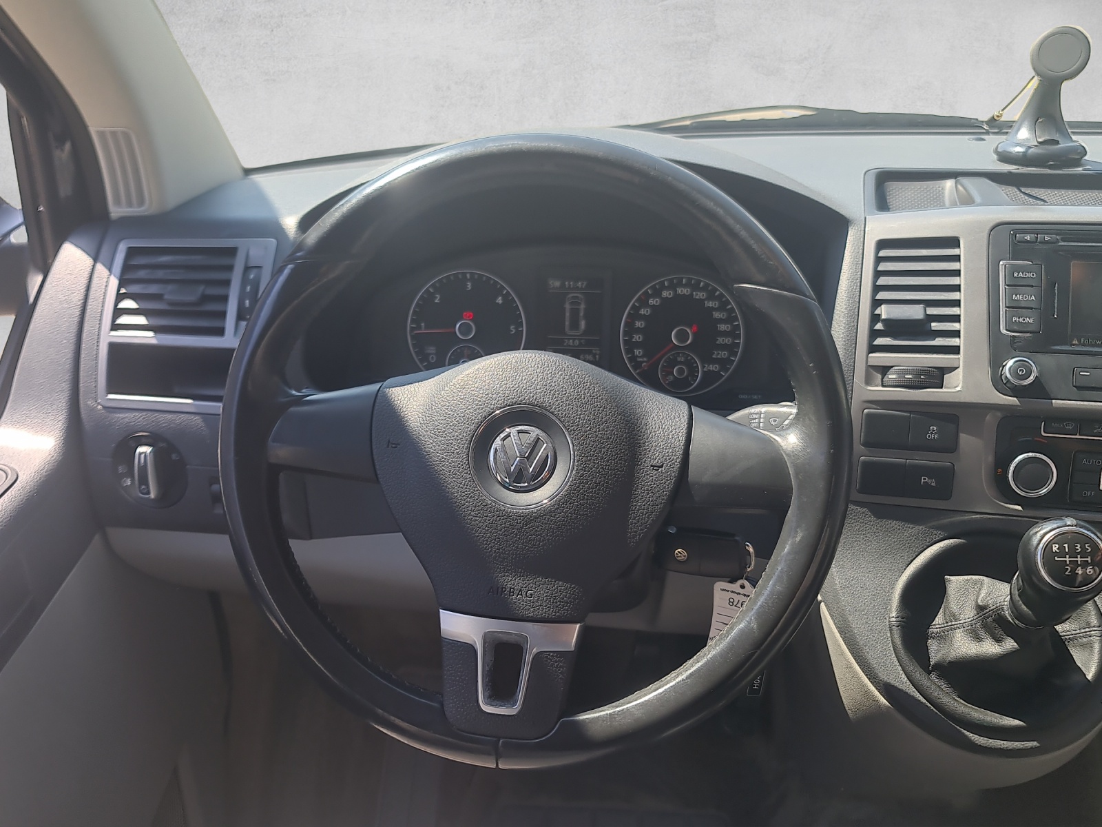 VW T5 California 2.0 TDI Beach 4Motion-image-15