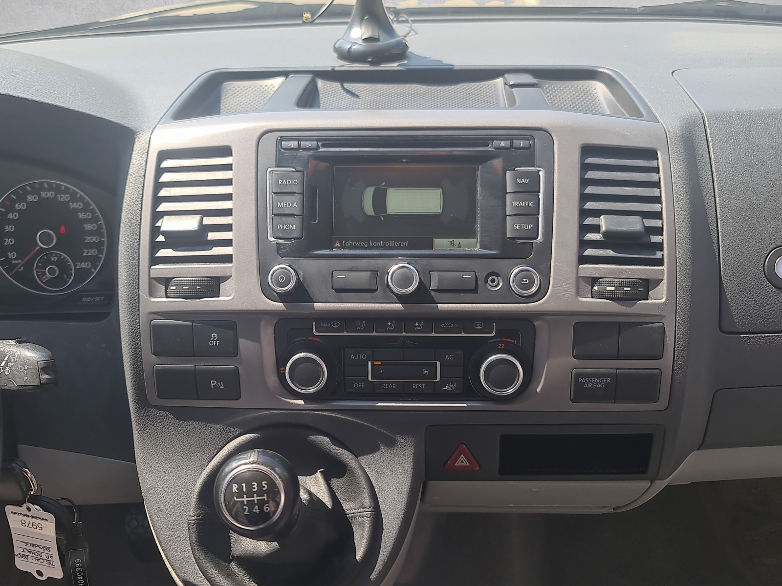 VW T5 California 2.0 TDI Beach 4Motion-image-13