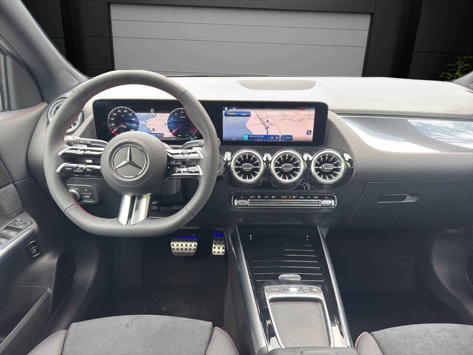 MERCEDES-BENZ GLA 200 Night Star 7G-DCT-image-9
