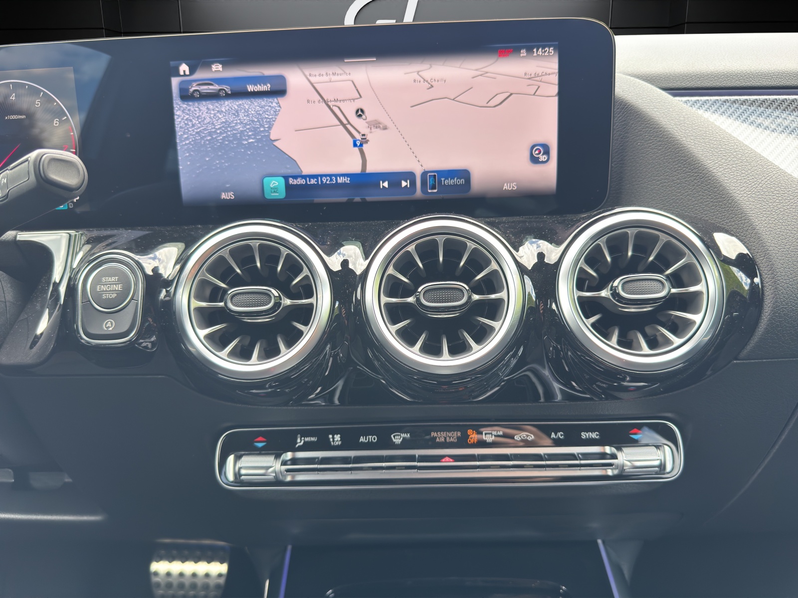 MERCEDES-BENZ GLA 200 Night Star 7G-DCT-image-12