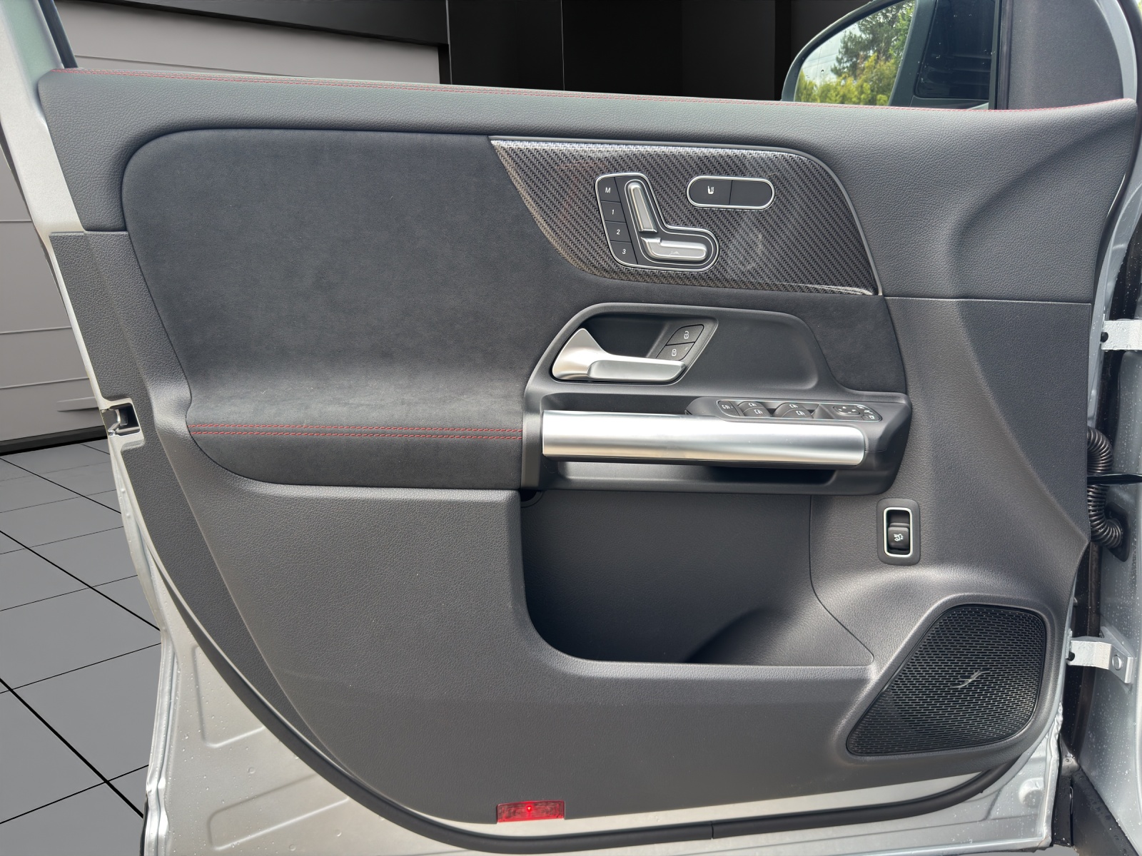 MERCEDES-BENZ GLA 200 Night Star 7G-DCT-image-6
