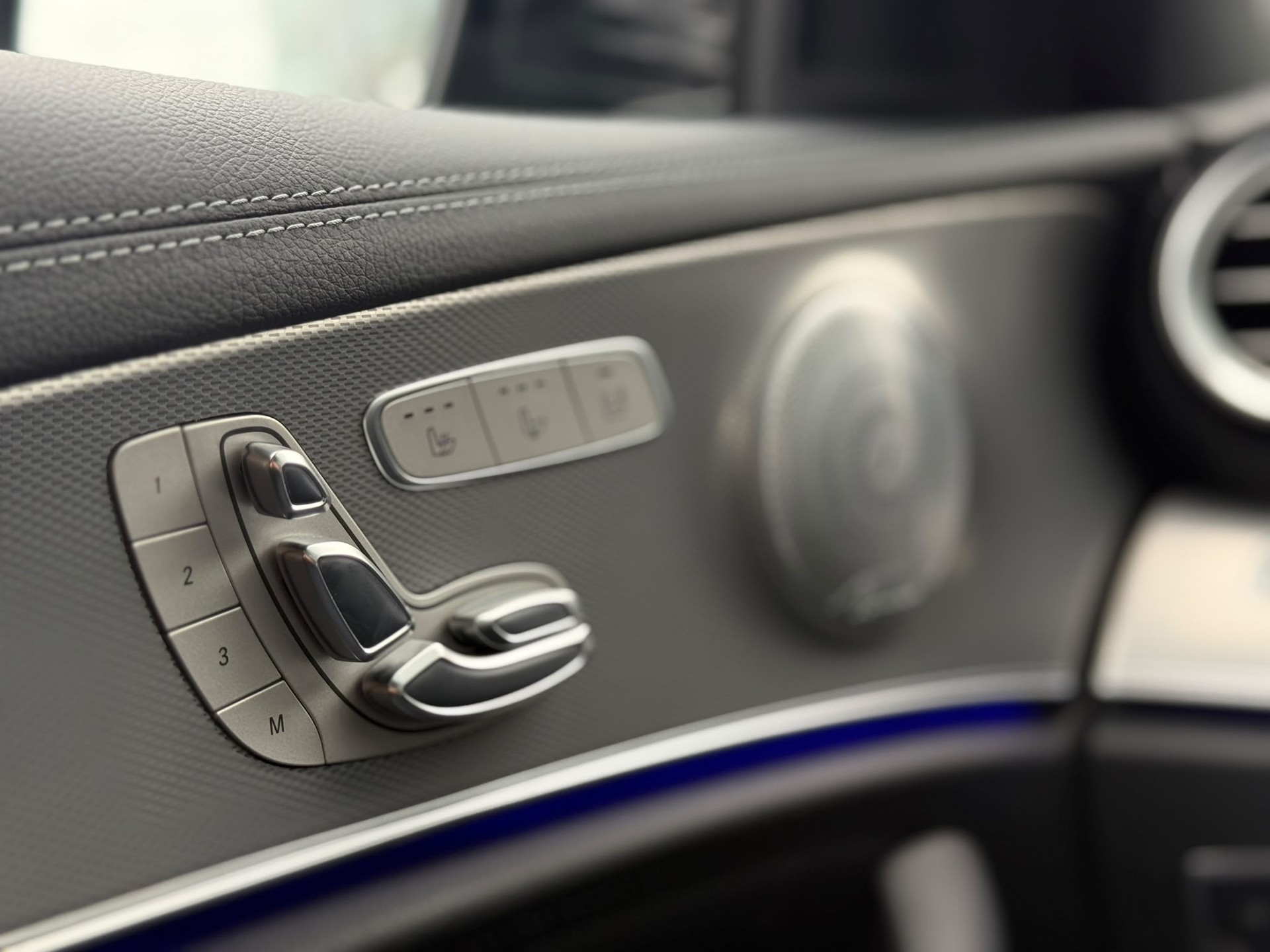 MERCEDES-BENZ E 53 AMG 4Matic 9G-Tronic-image-13