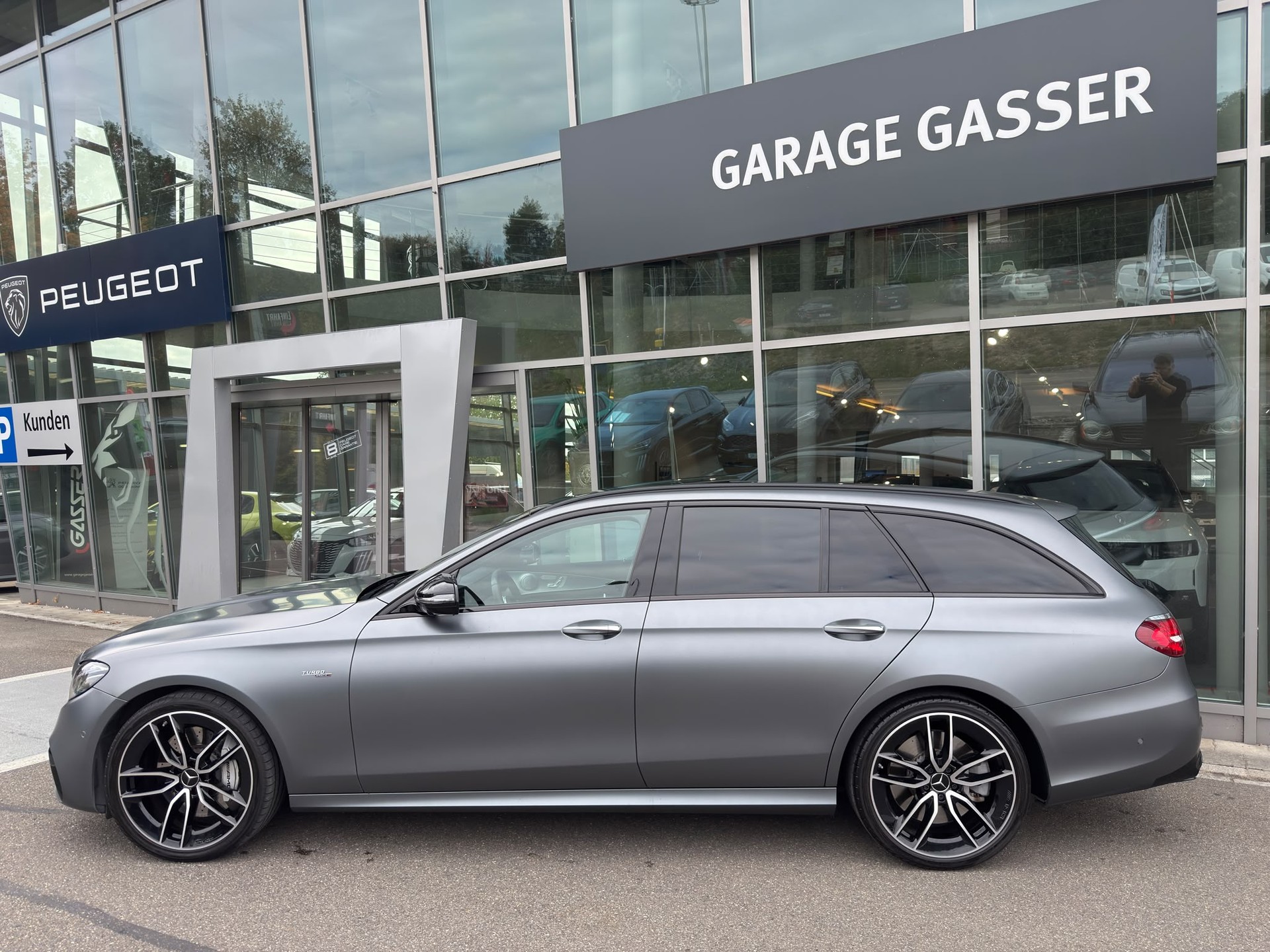 MERCEDES-BENZ E 53 AMG 4Matic 9G-Tronic-image-2