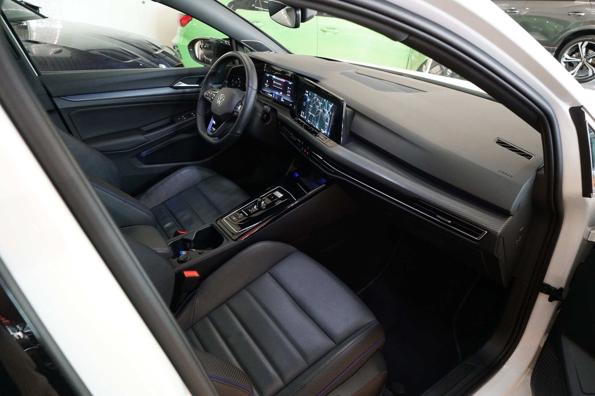 VW Golf 2.0 TSI R DSG 4Motion "Akrapovic" Performancepaket 270 km/h-image-15