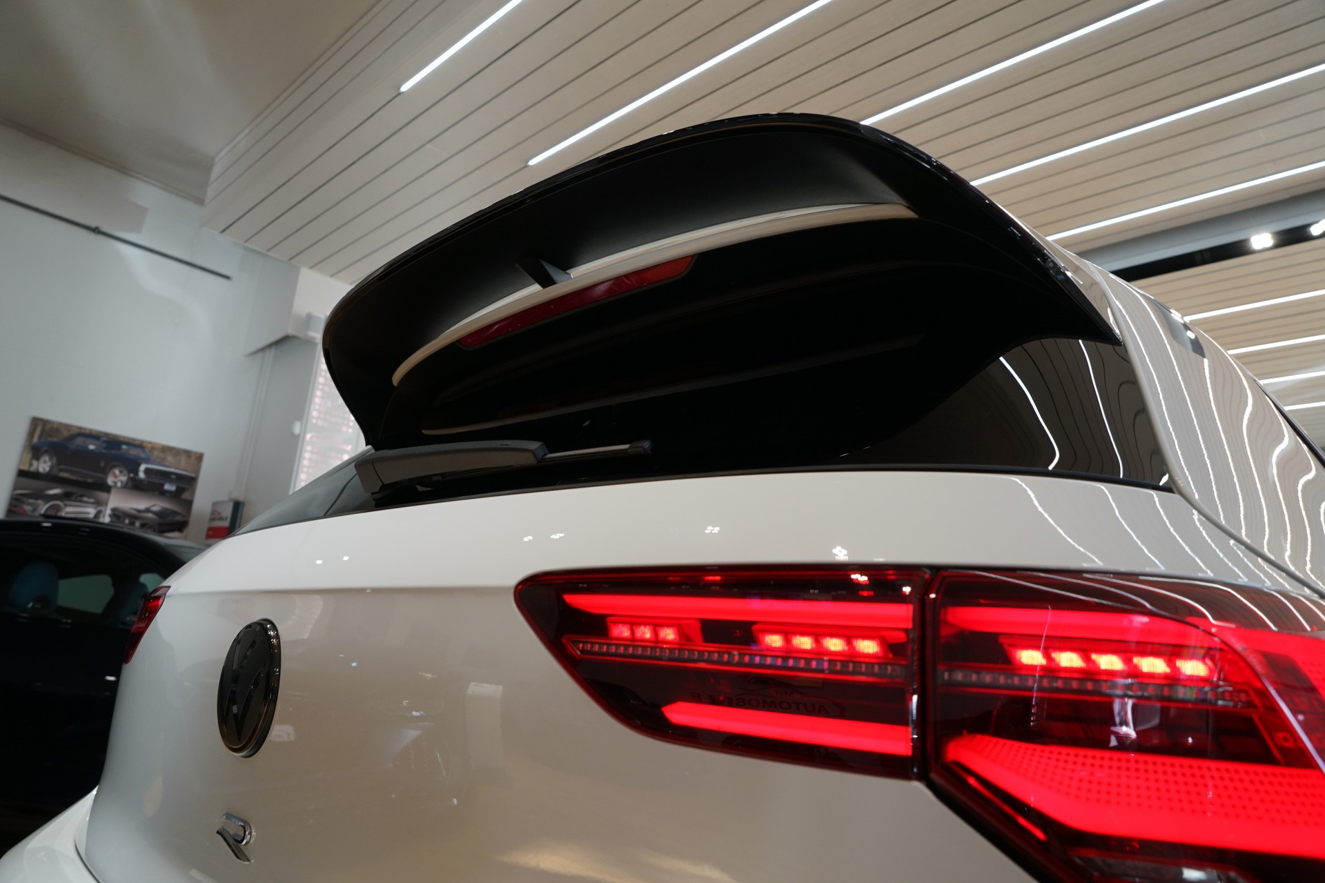 VW Golf 2.0 TSI R DSG 4Motion "Akrapovic" Performancepaket 270 km/h-image-10