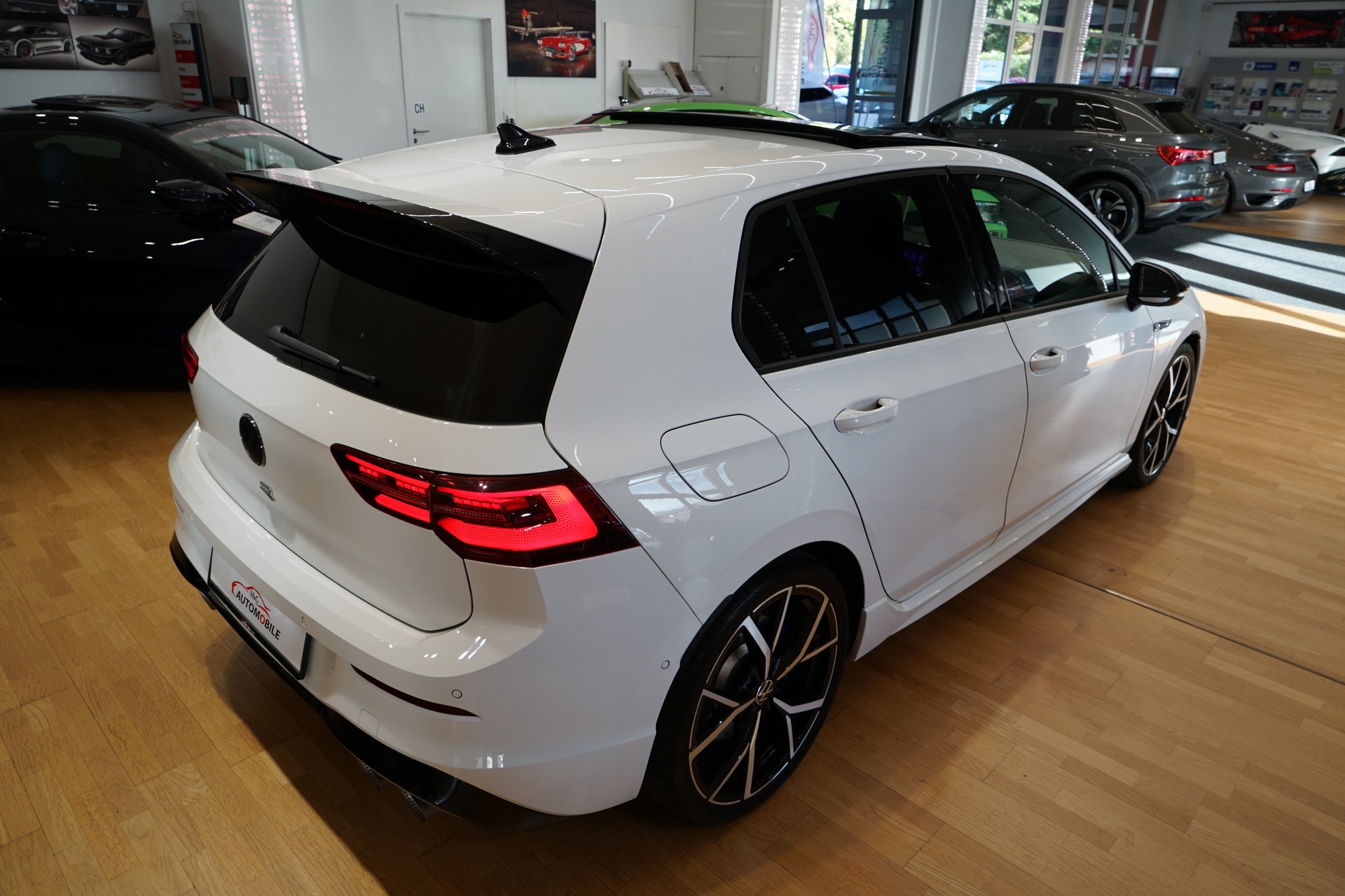 VW Golf 2.0 TSI R DSG 4Motion "Akrapovic" Performancepaket 270 km/h-image-9