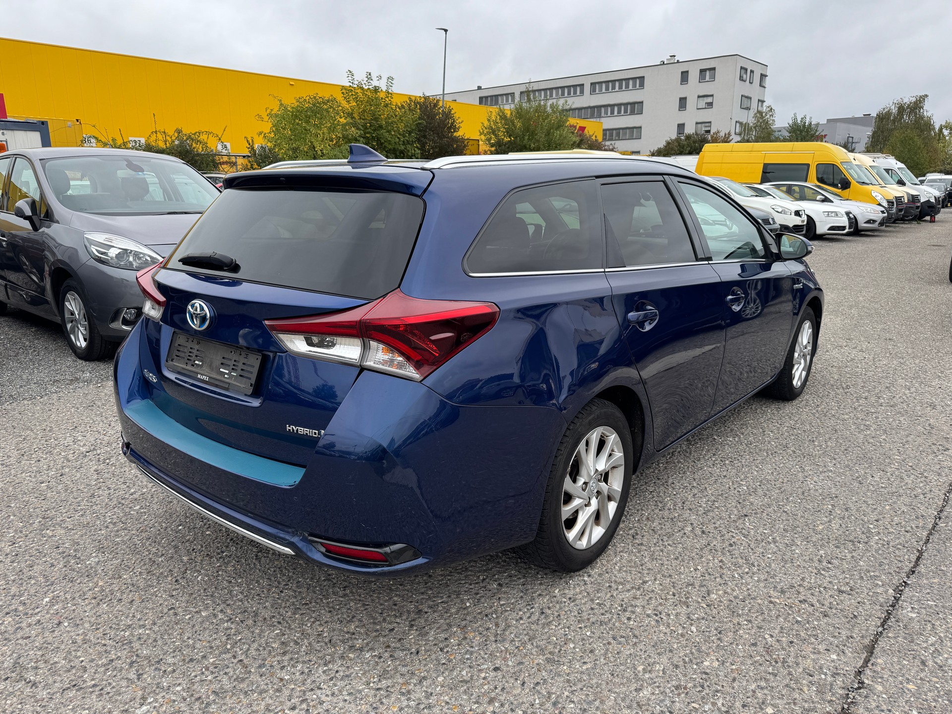 TOYOTA Auris Touring Sports 1.8 HSD Comfort e-CVT-image-5