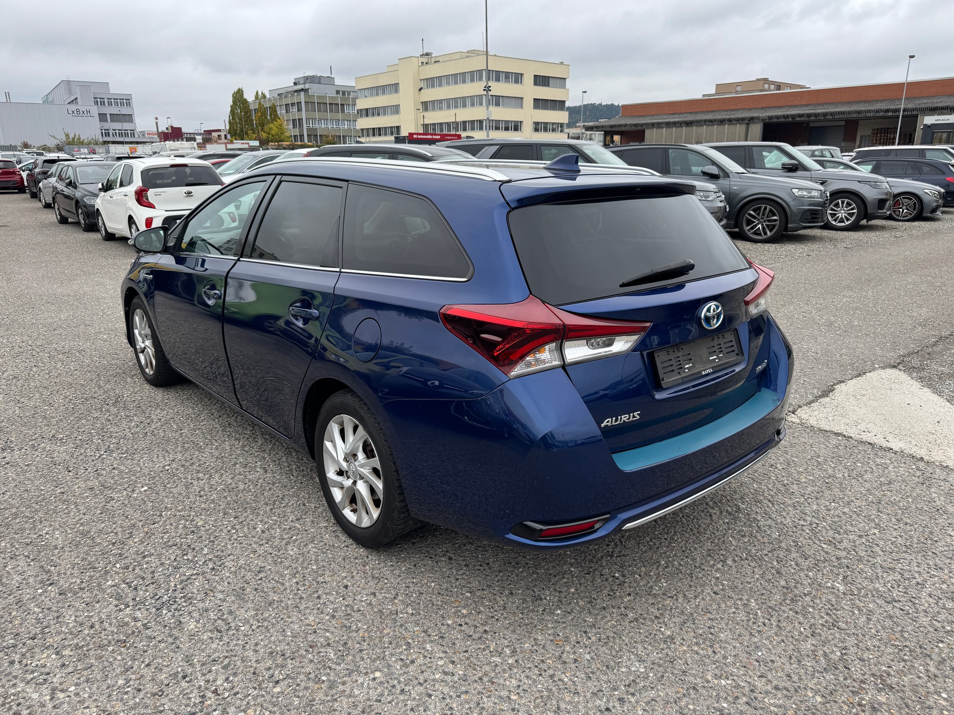 TOYOTA Auris Touring Sports 1.8 HSD Comfort e-CVT-image-4