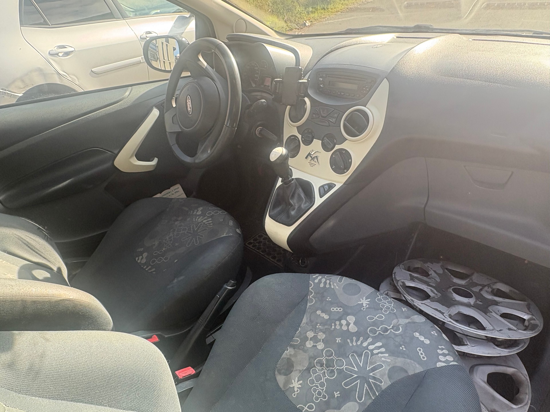 FORD KA 1.25 Titanium-image-3