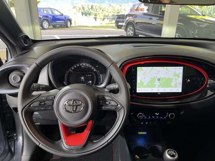 TOYOTA Aygo X 1.0 VVT-i Undercover-image-10