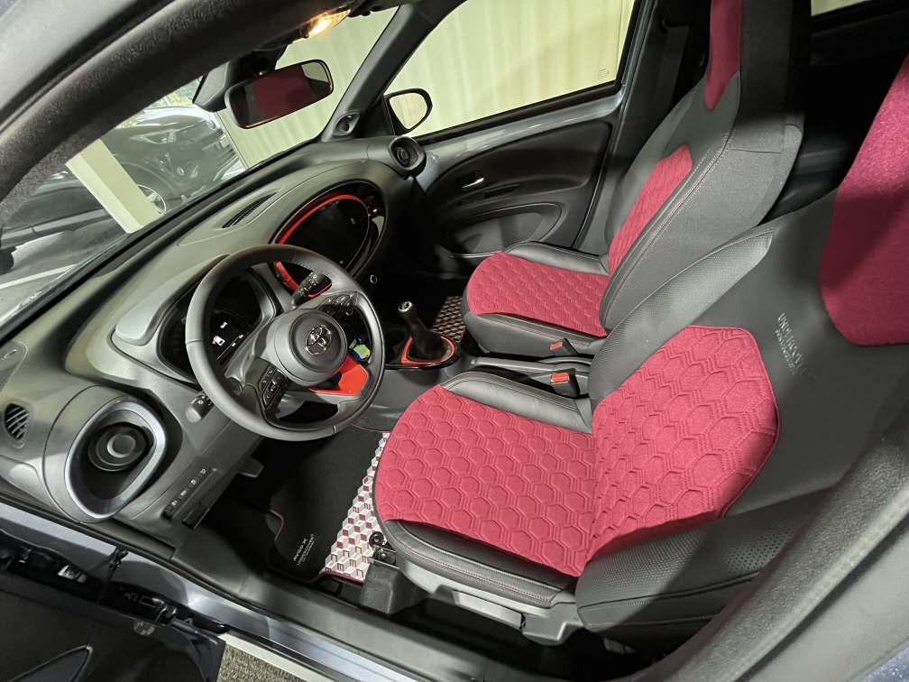 TOYOTA Aygo X 1.0 VVT-i Undercover-image-5