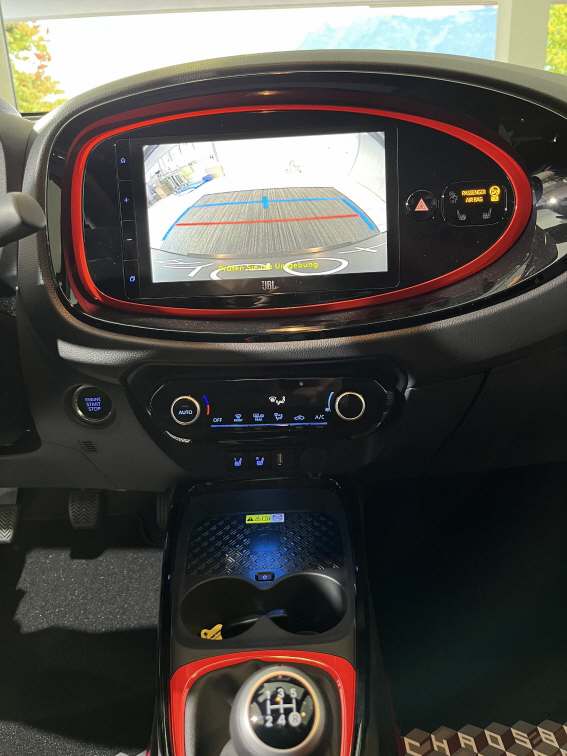 TOYOTA Aygo X 1.0 VVT-i Undercover-image-9
