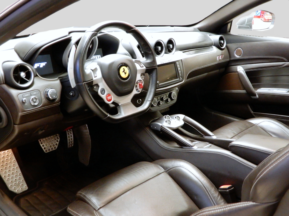 FERRARI FF-image-10