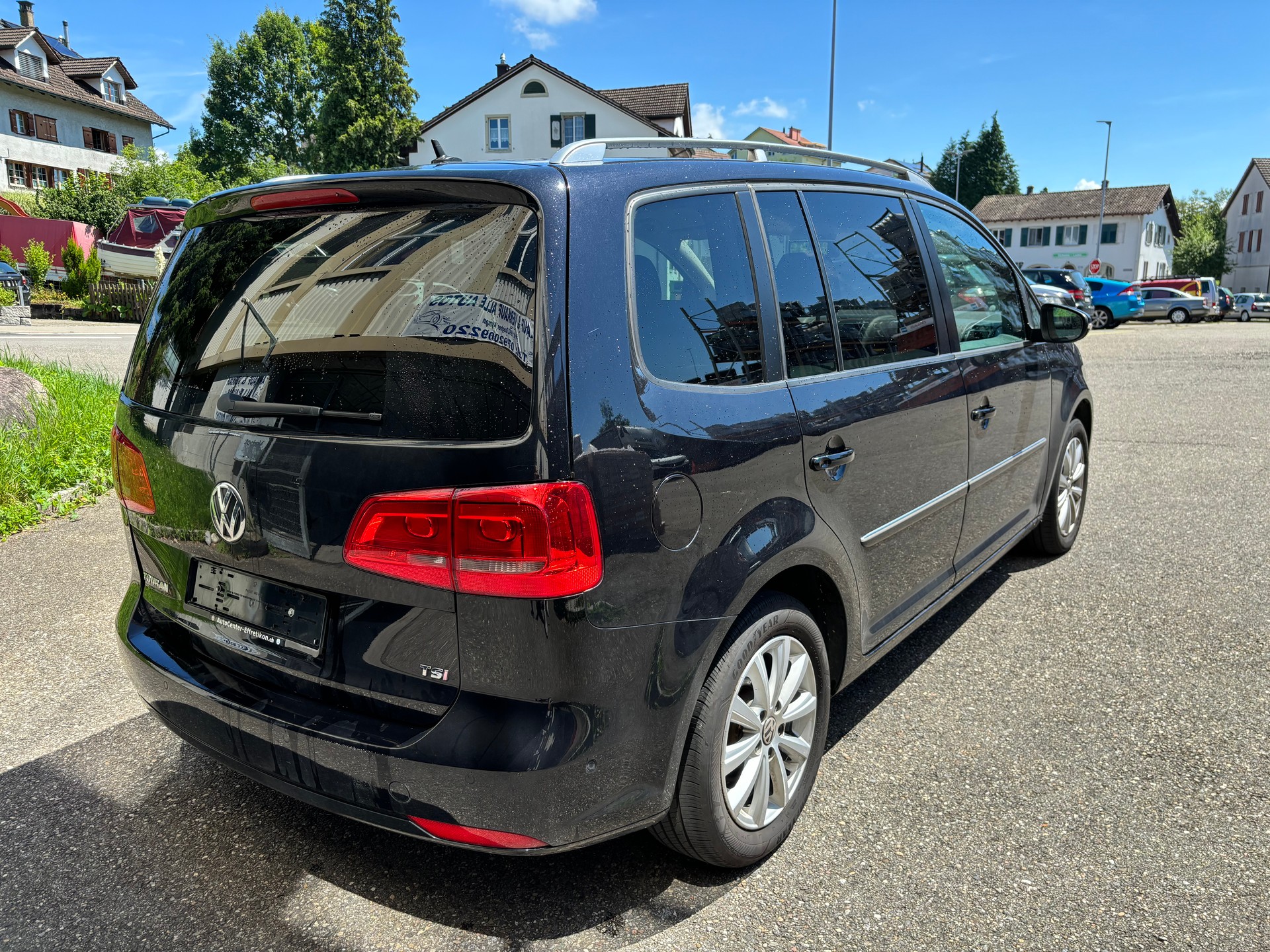 VW Touran 1.4 TSI Trendline DSG-image-3