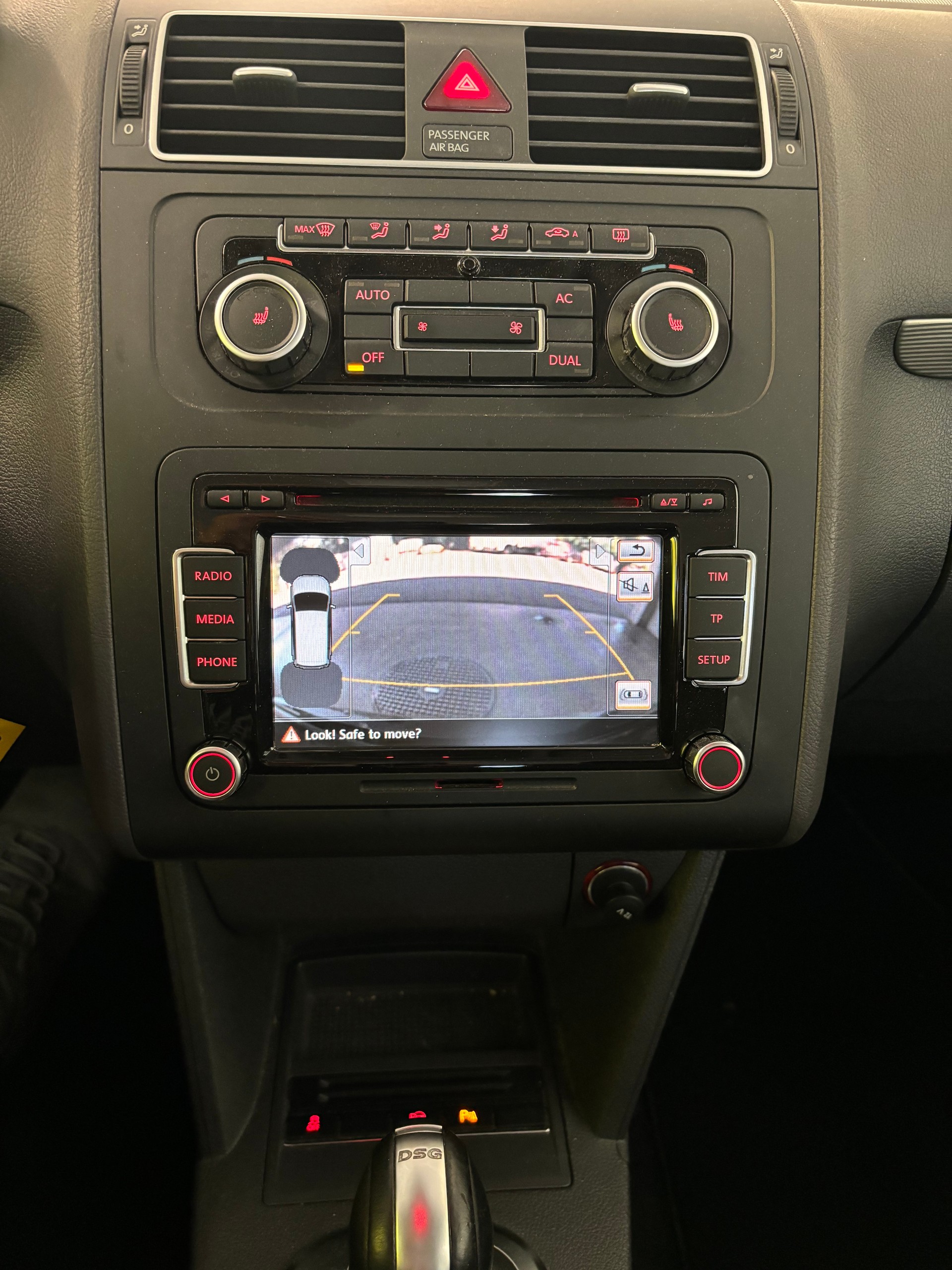 VW Touran 1.4 TSI Trendline DSG-image-8
