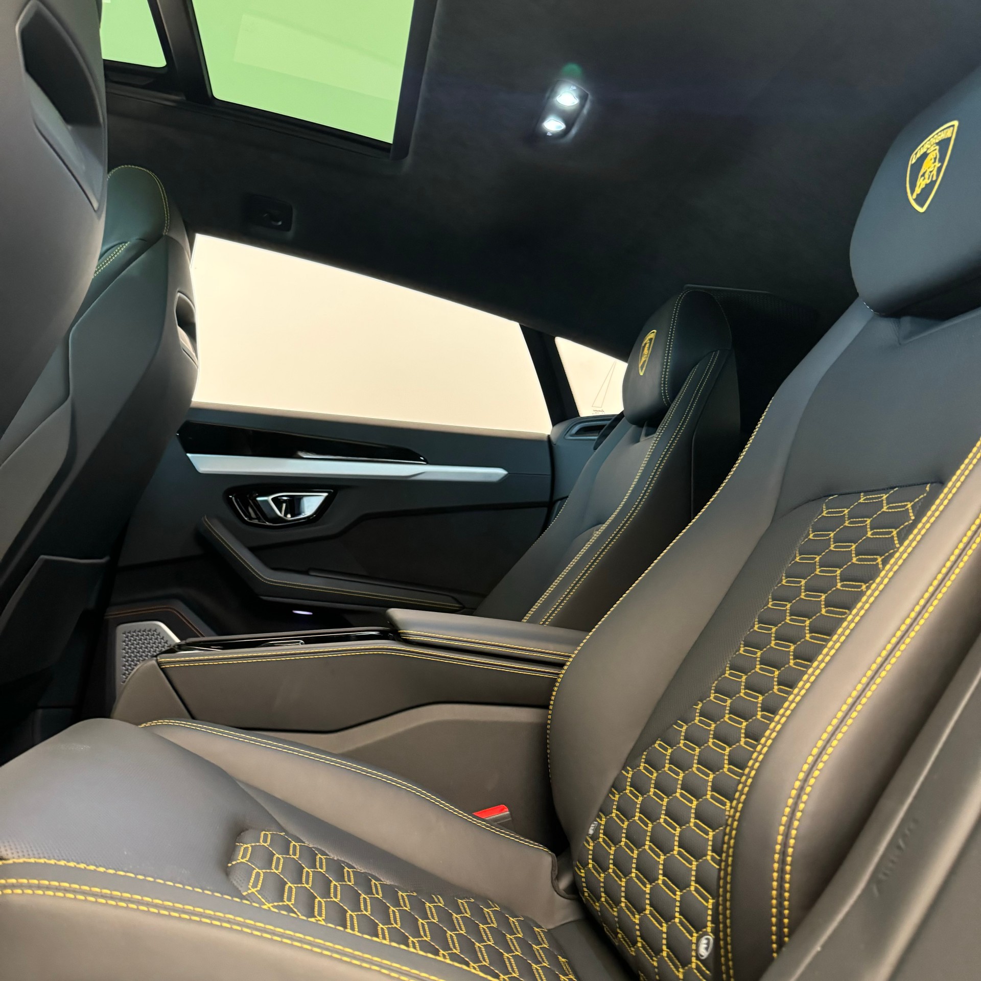 LAMBORGHINI Urus E-Gear Widebody Unikat-image-22