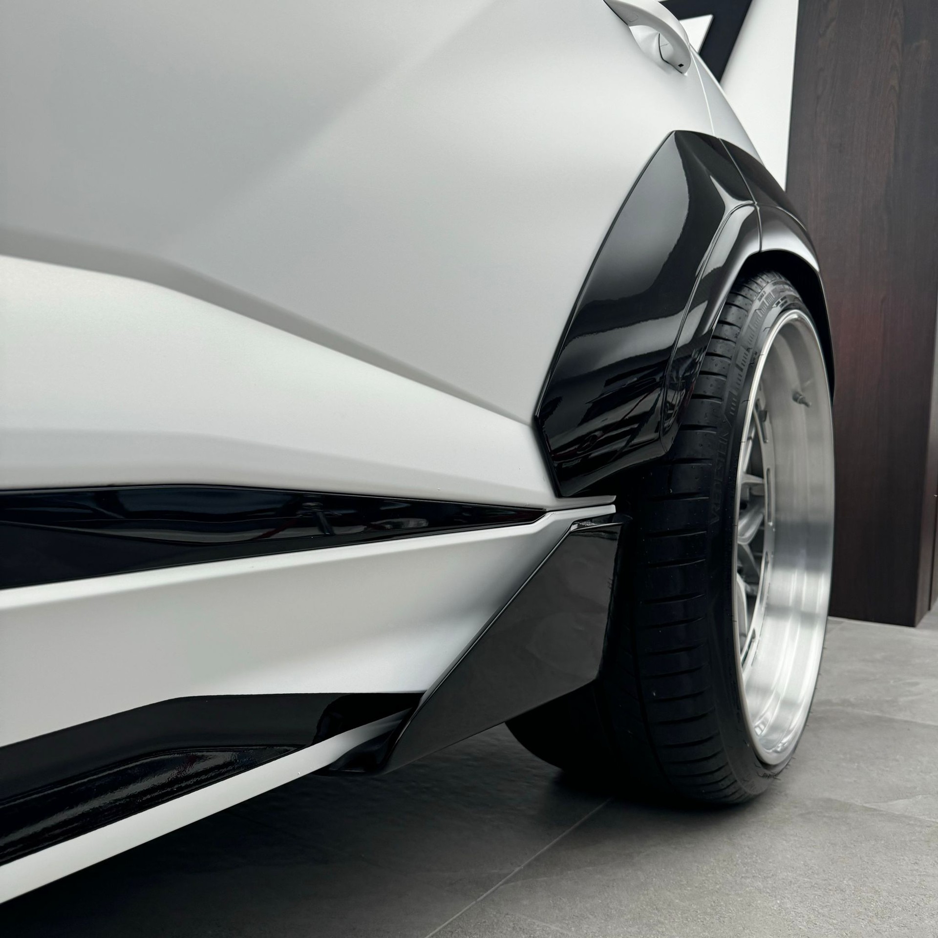 LAMBORGHINI Urus E-Gear Widebody Unikat-image-7