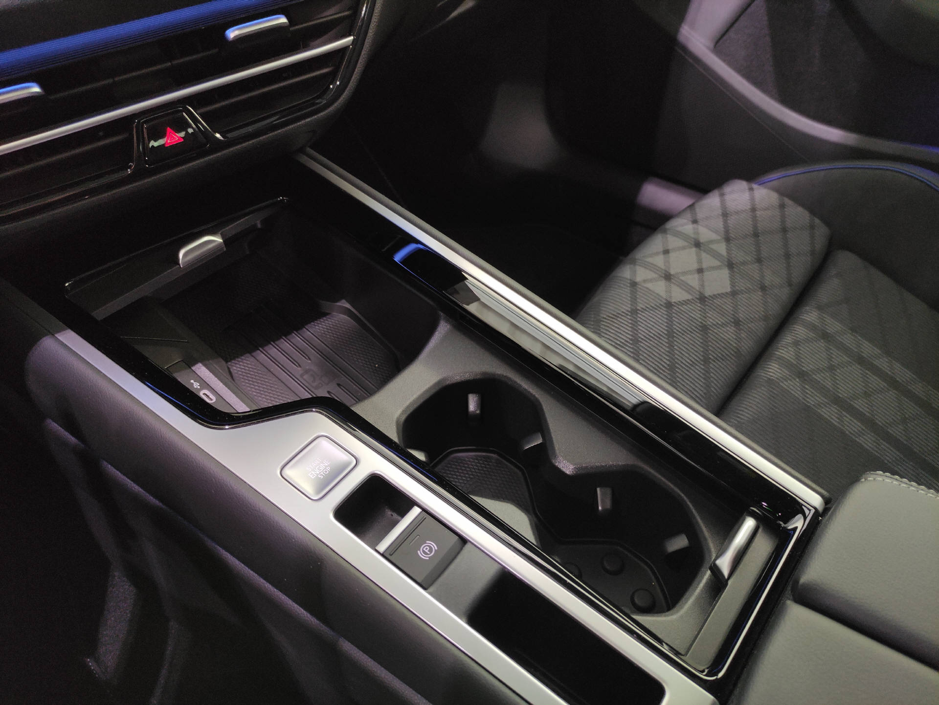 VW Passat Variant 2.0 TDI R-Line DSG-image-10